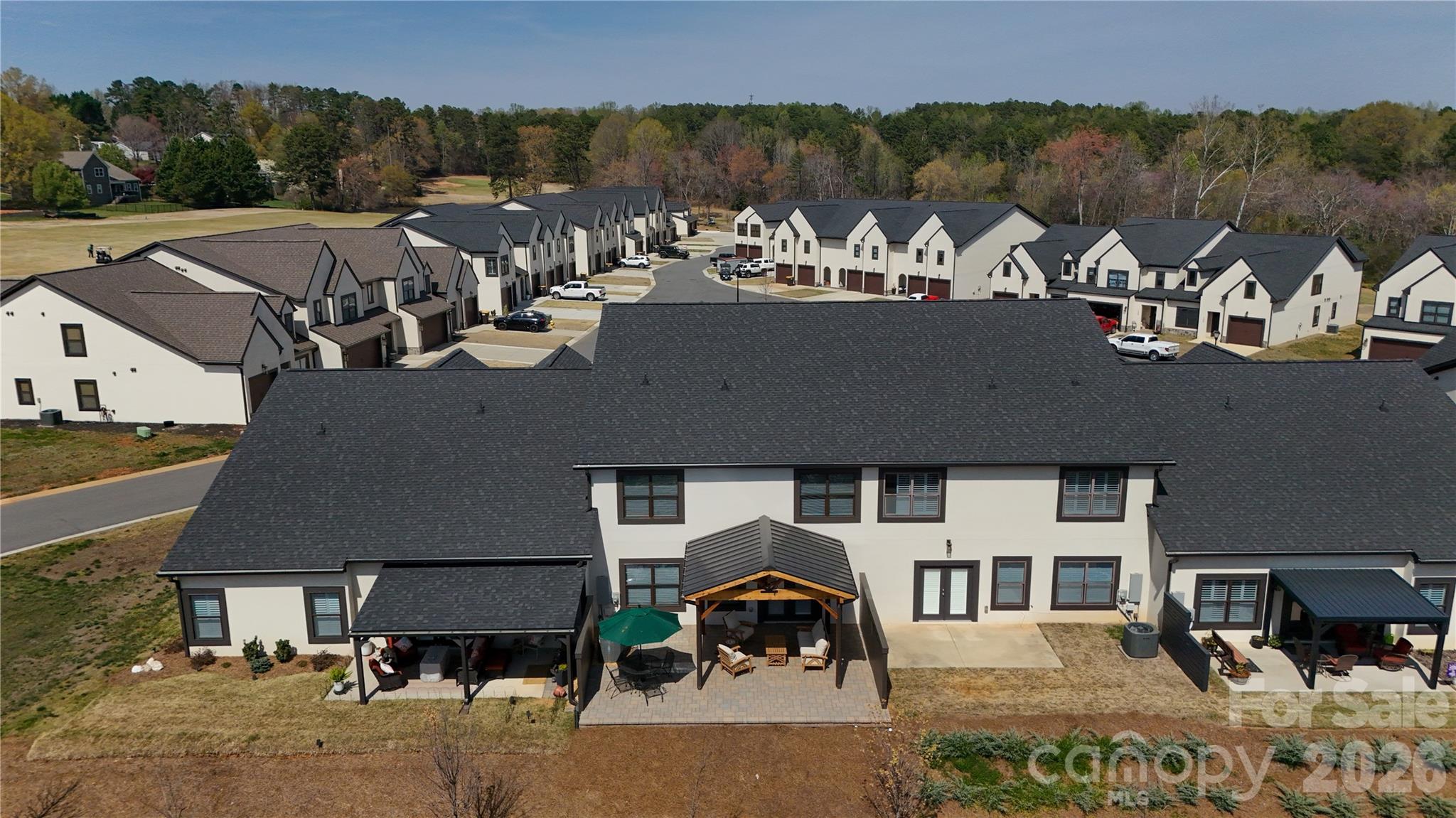 Country Club Villas - Residential