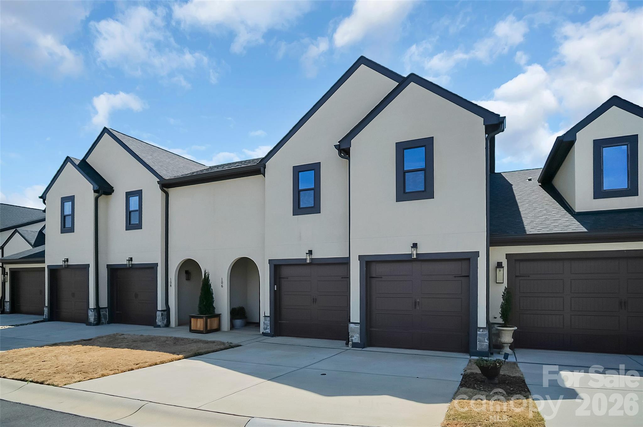 Country Club Villas - Residential