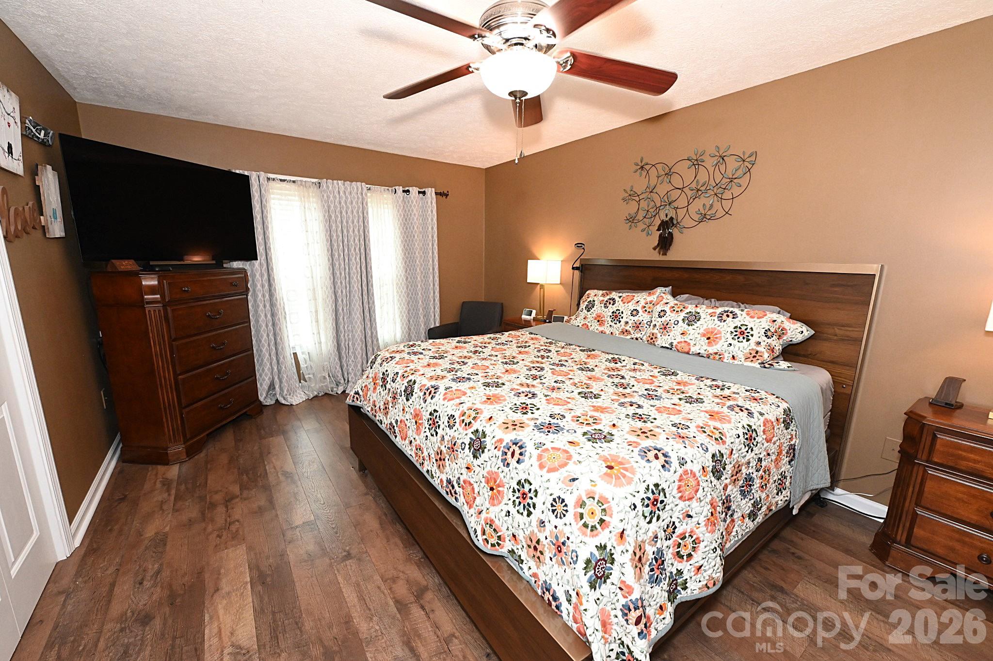 Maple Crest - Residential