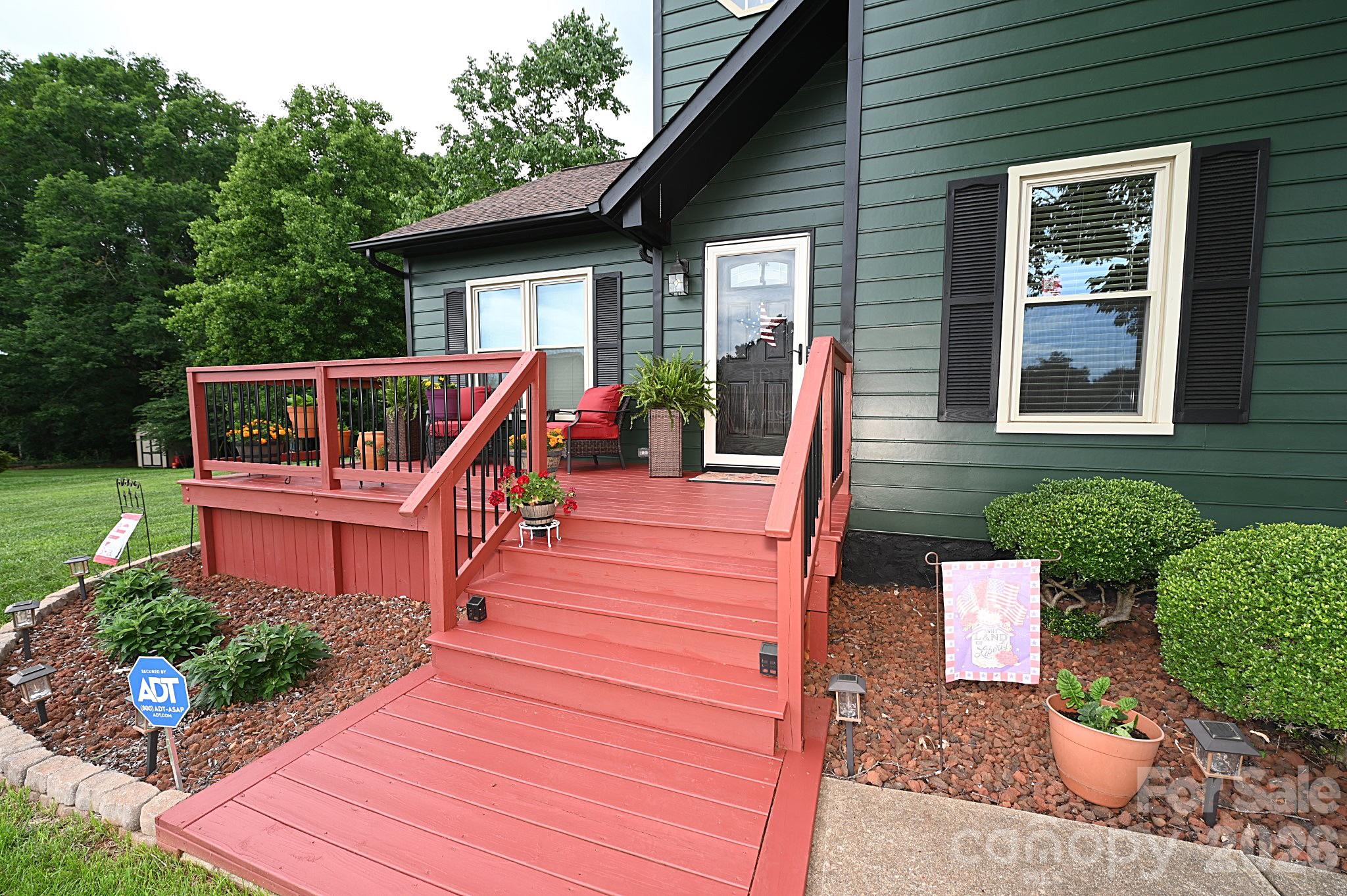 Maple Crest - Residential