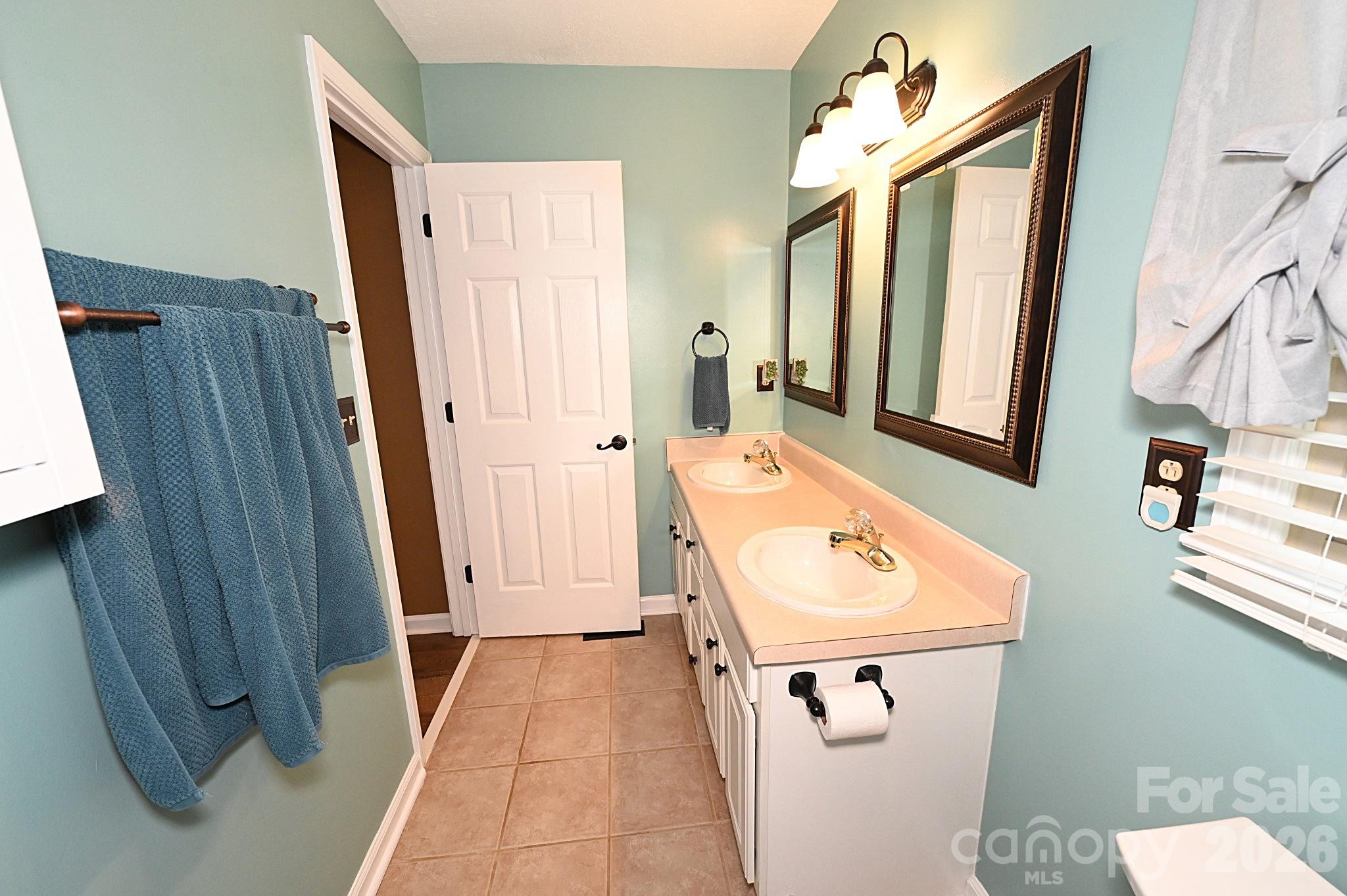 Maple Crest - Residential