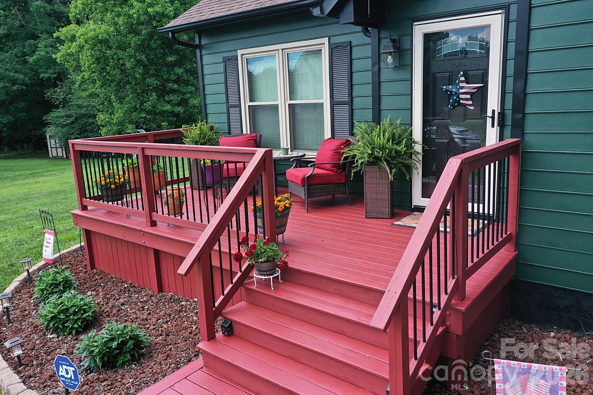 Maple Crest - Residential