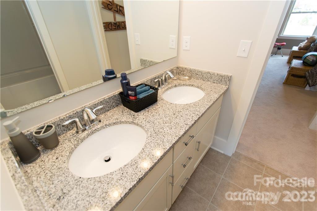 lake ridge - Residential Lease