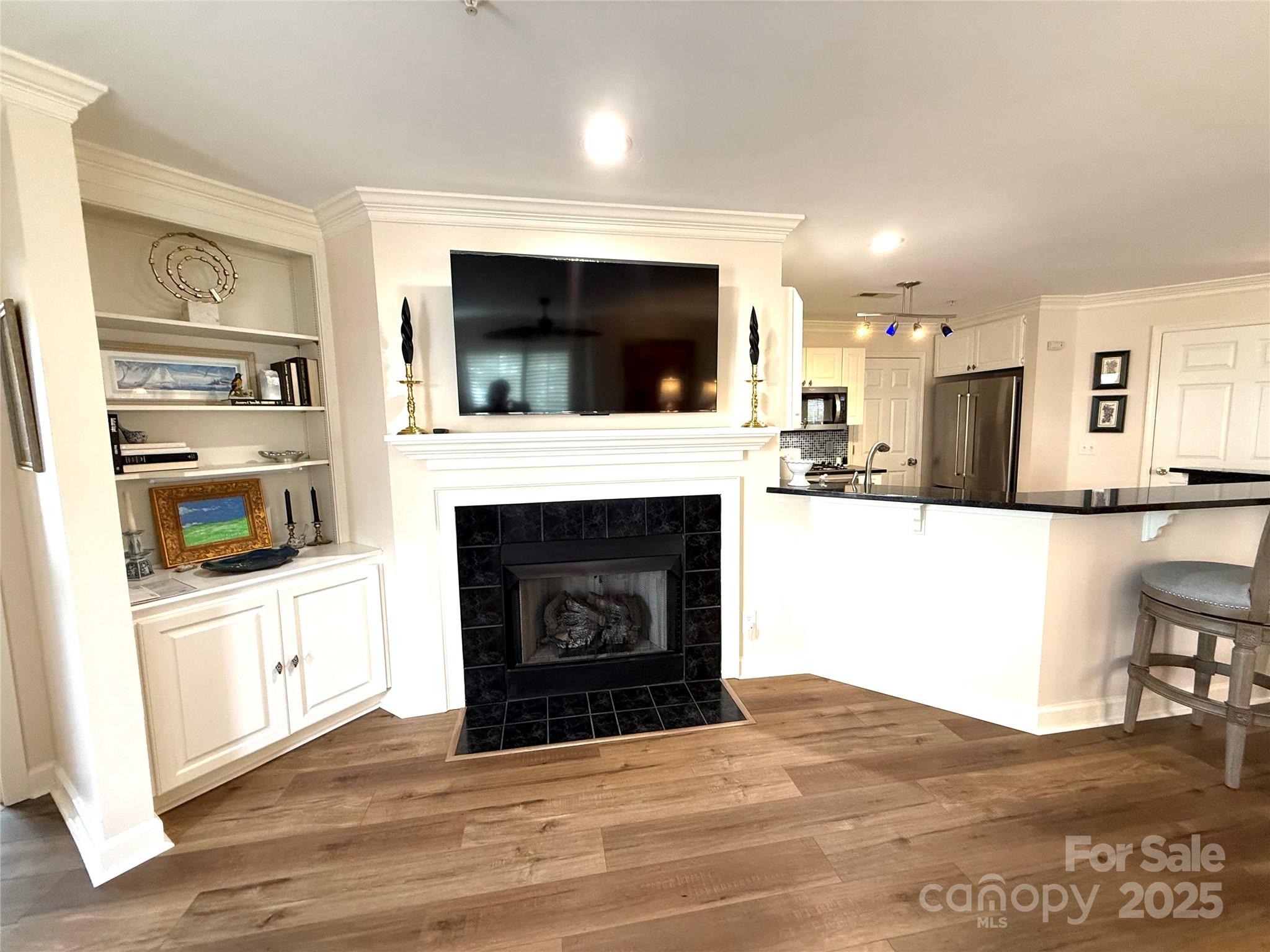 Spinnaker Point - Residential