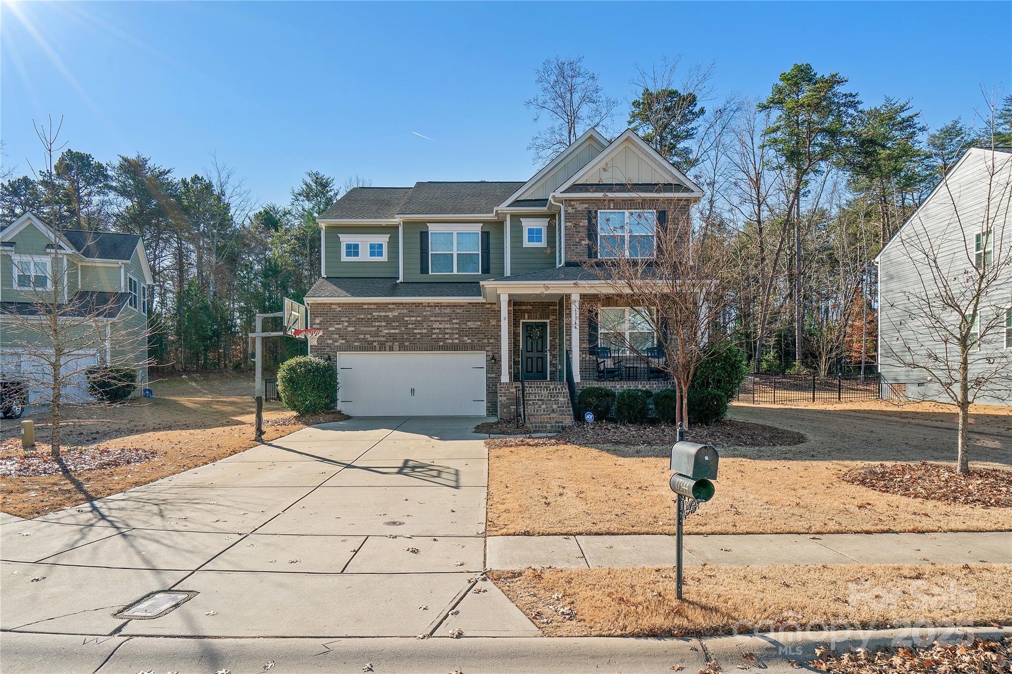 Welcome to this beautiful home in Southern Trace! Located in a comfortable cul-de-sac, this adorable home welcomes you with a large covered front porch and great front yard. Inside you are welcomed into the open foyer and large dining area. This home includes a nice office for anyone who needs to work from home. The large family room and kitchen open concept layout is great for entertaining. The living room includes a comfortable gas fireplace. The kitchen includes stainless steel appliances, granite countertops, and white cabinets. The perfect entertaining space is just off the kitchen with a BRAND NEW, large 24' x 12' screened-in porch! Upstairs includes the large primary suite with a large bath en-suite, including a standup tile shower, soaking tub, and large walk-in closet! Three additional bedrooms are upstairs as well as two additional full bathrooms. An amazing, large 20' x 12' bonus/play room is perfect for hobbies or gaming–which also includes a full bath en-suite.