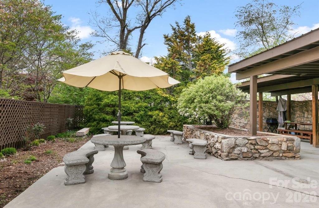 Laurelwood - Residential