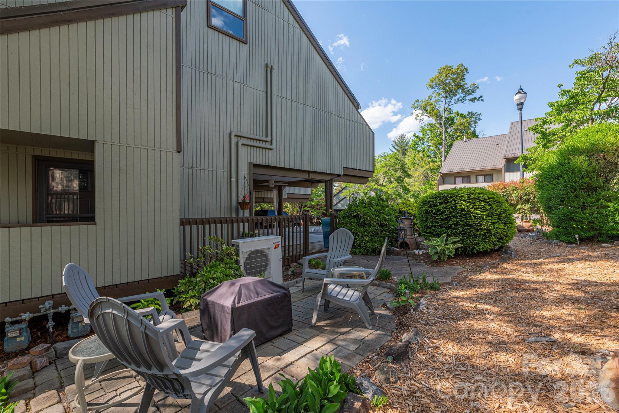 Laurelwood - Residential
