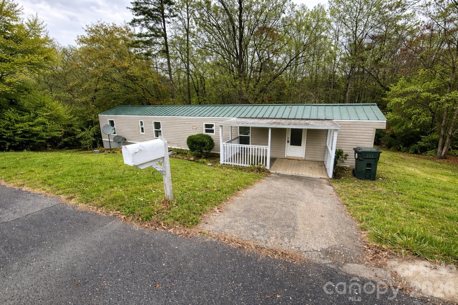 Charming 2-bedroom, 2-bath(plus bonus space) manufactured home in Clover, SC, priced at an attractive $195,000. Offering a functional and open layout, this home provides comfortable living space with great potential for both homeowners and investors. Conveniently located near local parks, shopping, and within the highly regarded Clover School District, with easy access to major roadways for commuting. A great opportunity for those seeking affordable homeownership or a rental investment in a growing York County area. HVAC 2025 (10-year warranty). Roof 2020. Creek in the back.