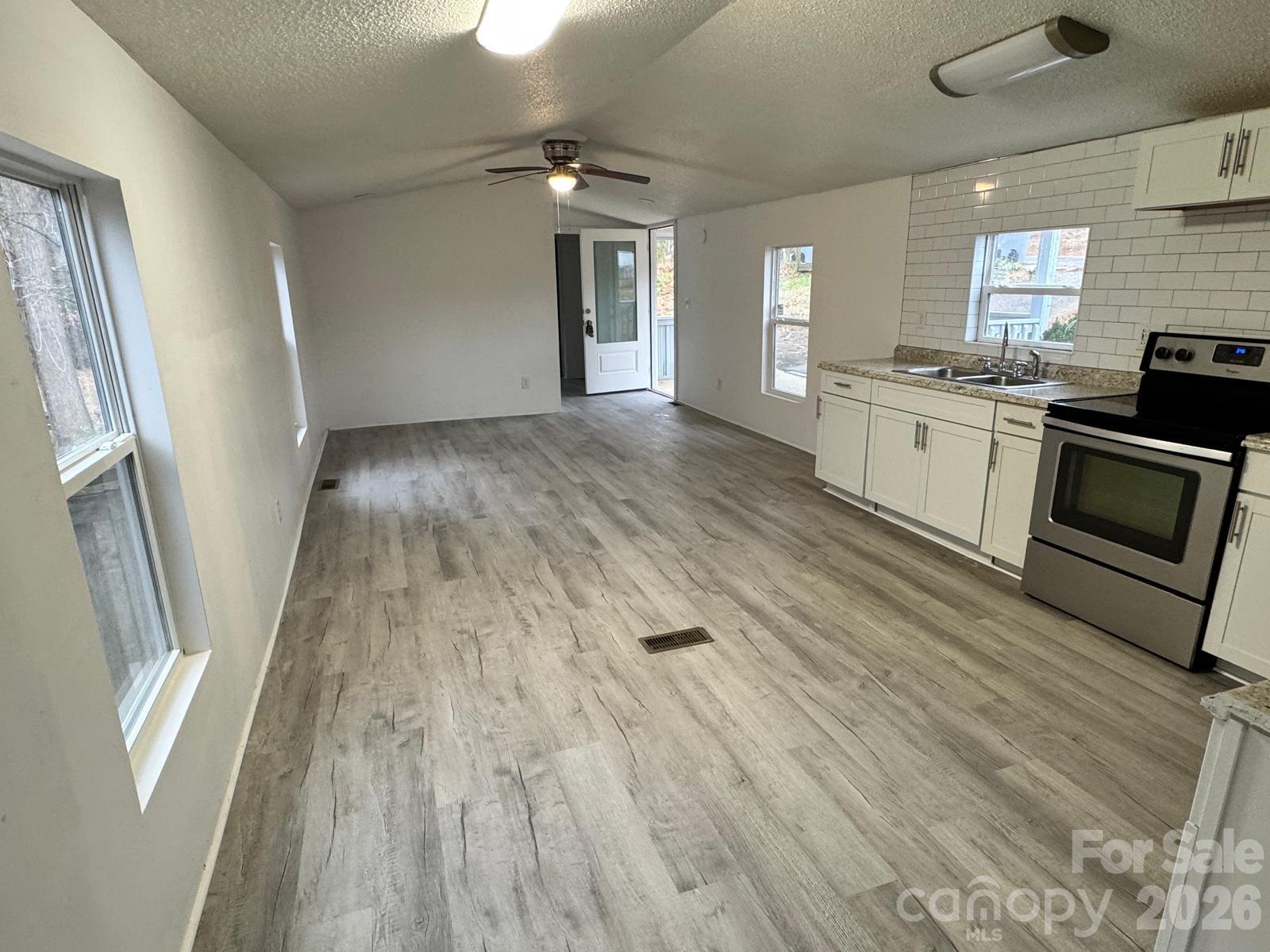 CLOVER BROOK - Residential