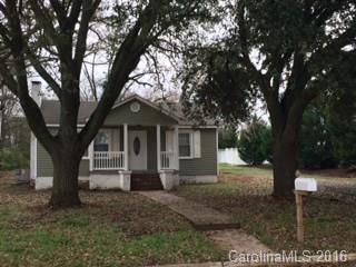 Cute 2 bedroom, 1 bath home in Pineville. Walking distance to downtown Pineville, schools and parks. Seconds from I-485 and Carolina Place Mall. This home will rent quick, call today to set up a showing!