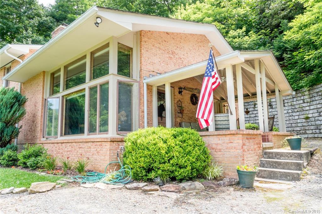 Large home in middle of Montreat. 4 Fireplaces. Could have a mother-in-law apartment with bedroom, den and small kitchen. Ceiling fans. Fireplace insert provides a great secondary heating source. Vacation rental history.