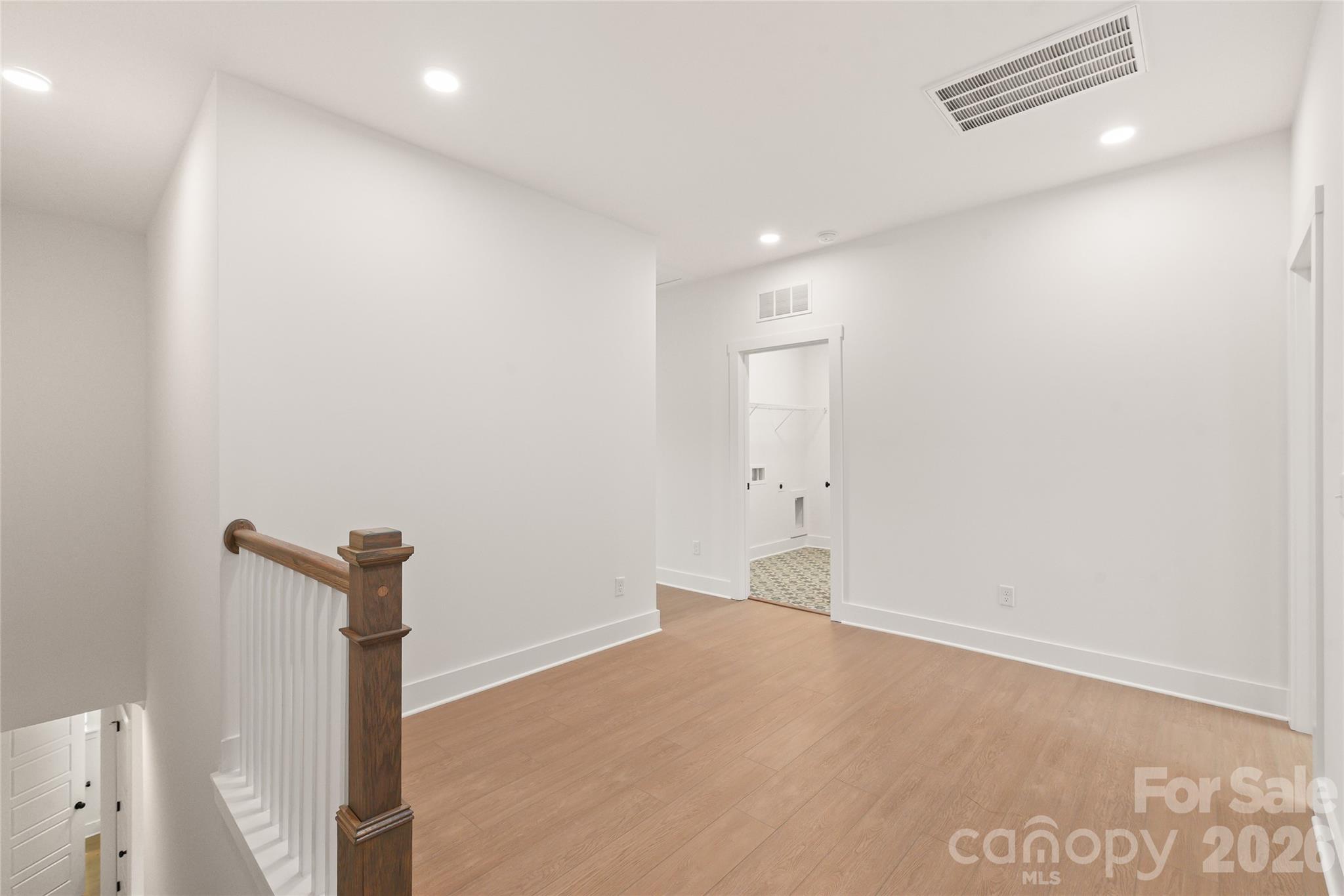 ENDERLY PARK - Residential
