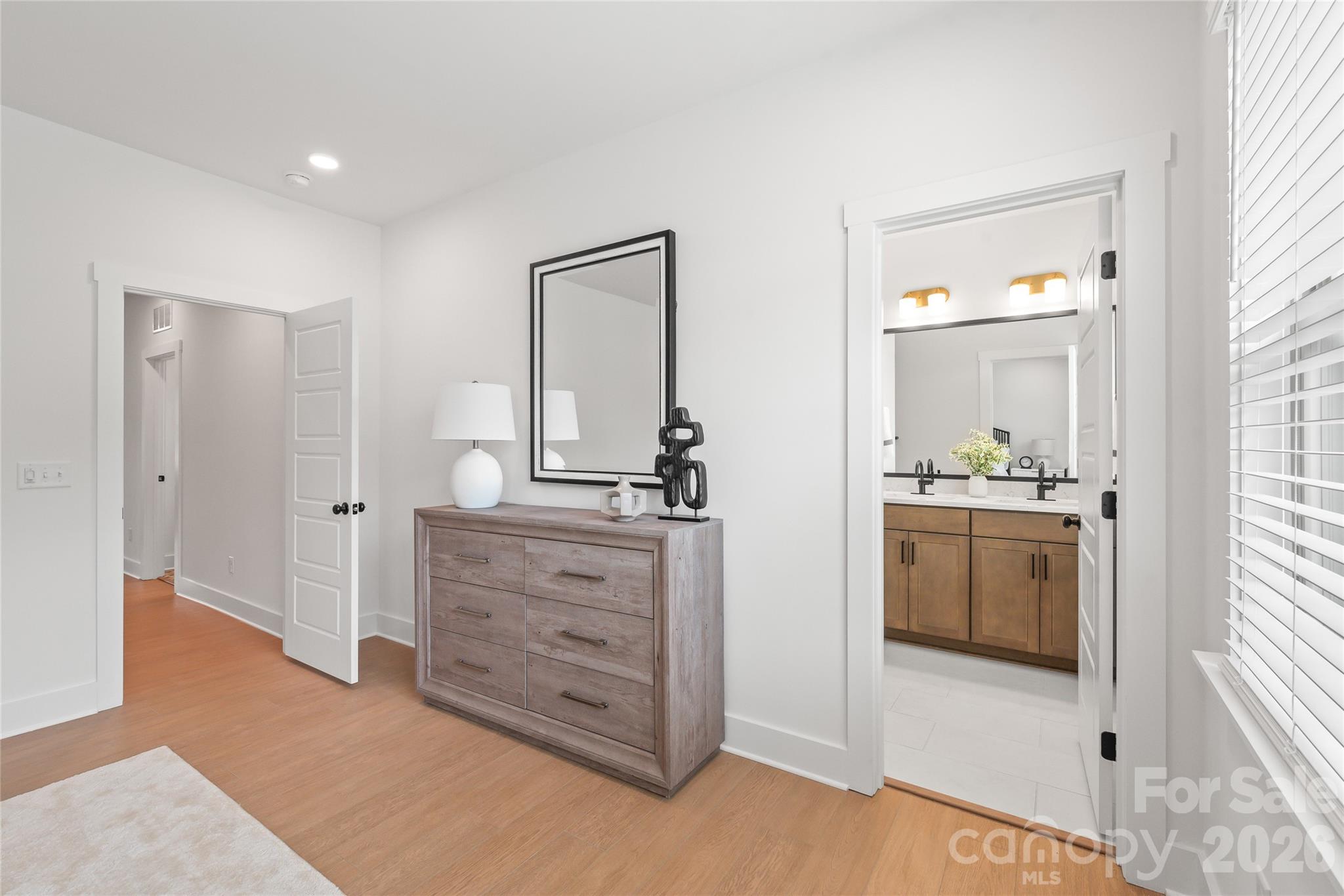 ENDERLY PARK - Residential