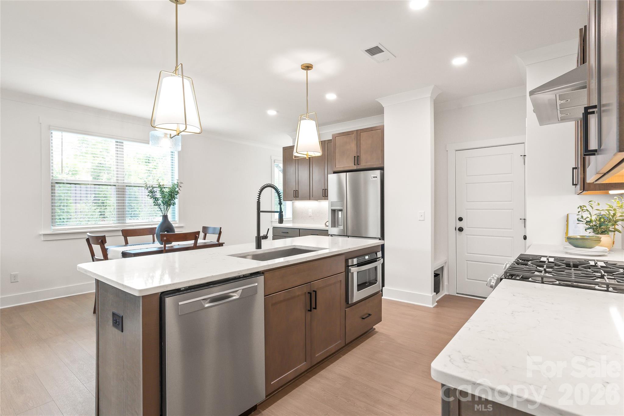 ENDERLY PARK - Residential