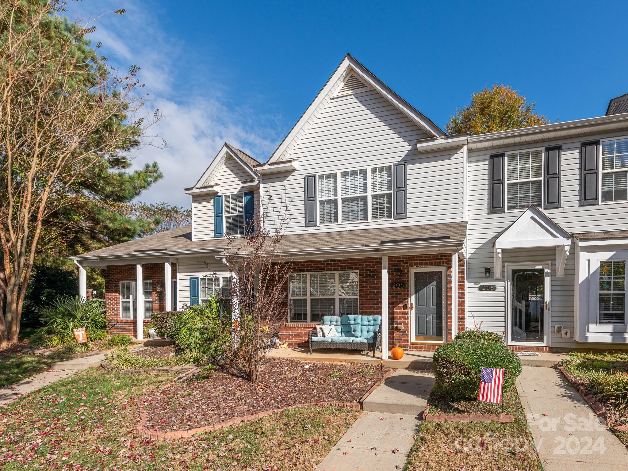 The Townes at River Crossing - Residential