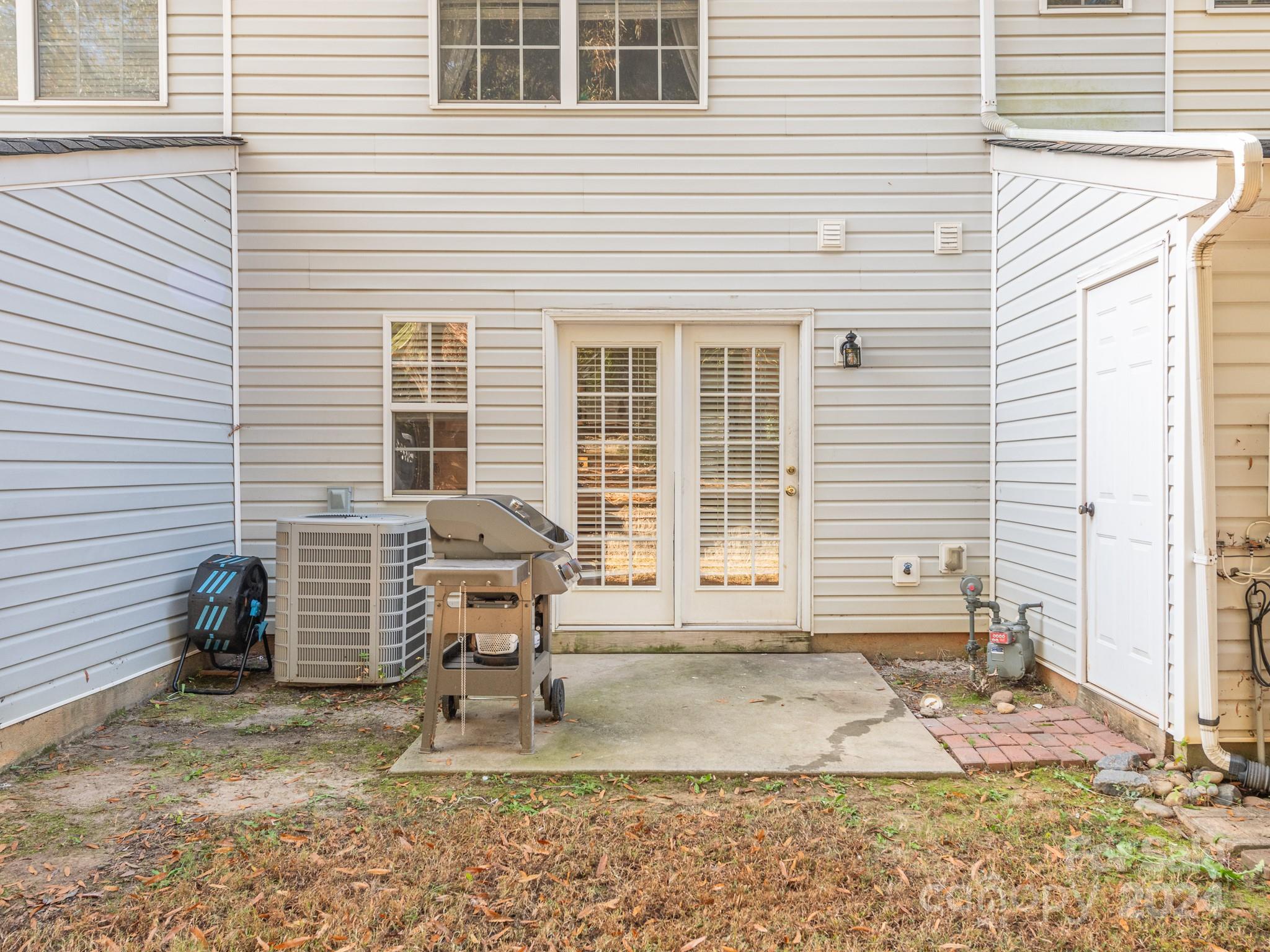 The Townes at River Crossing - Residential