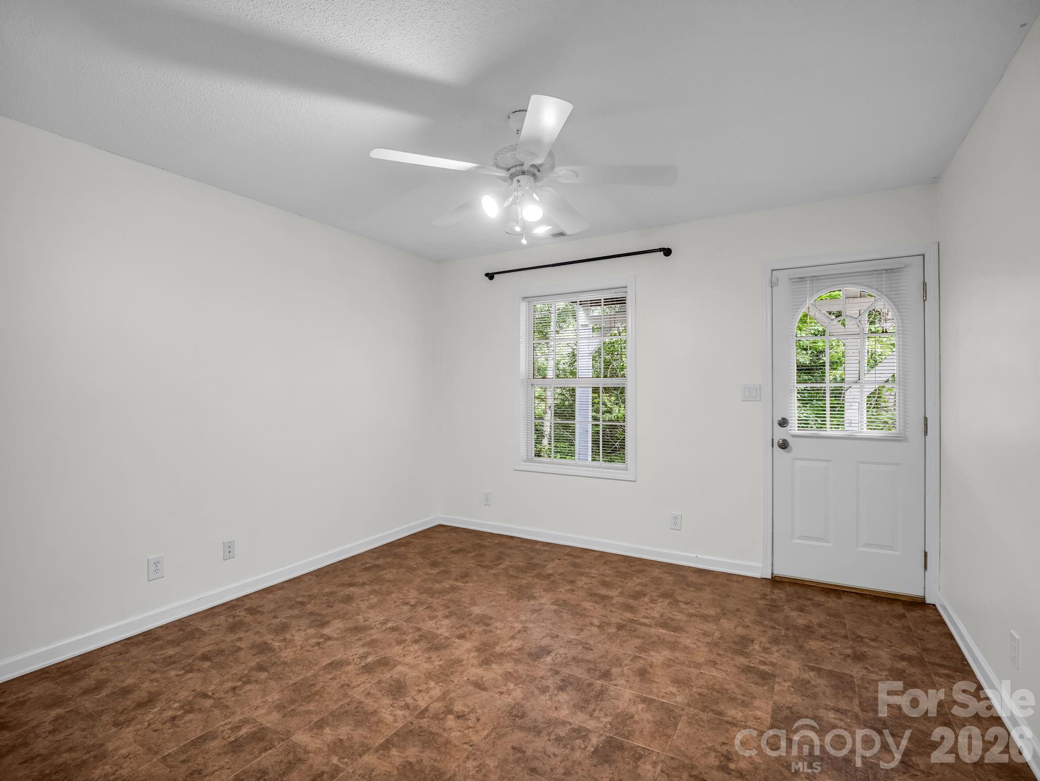 Toms Creek - Residential