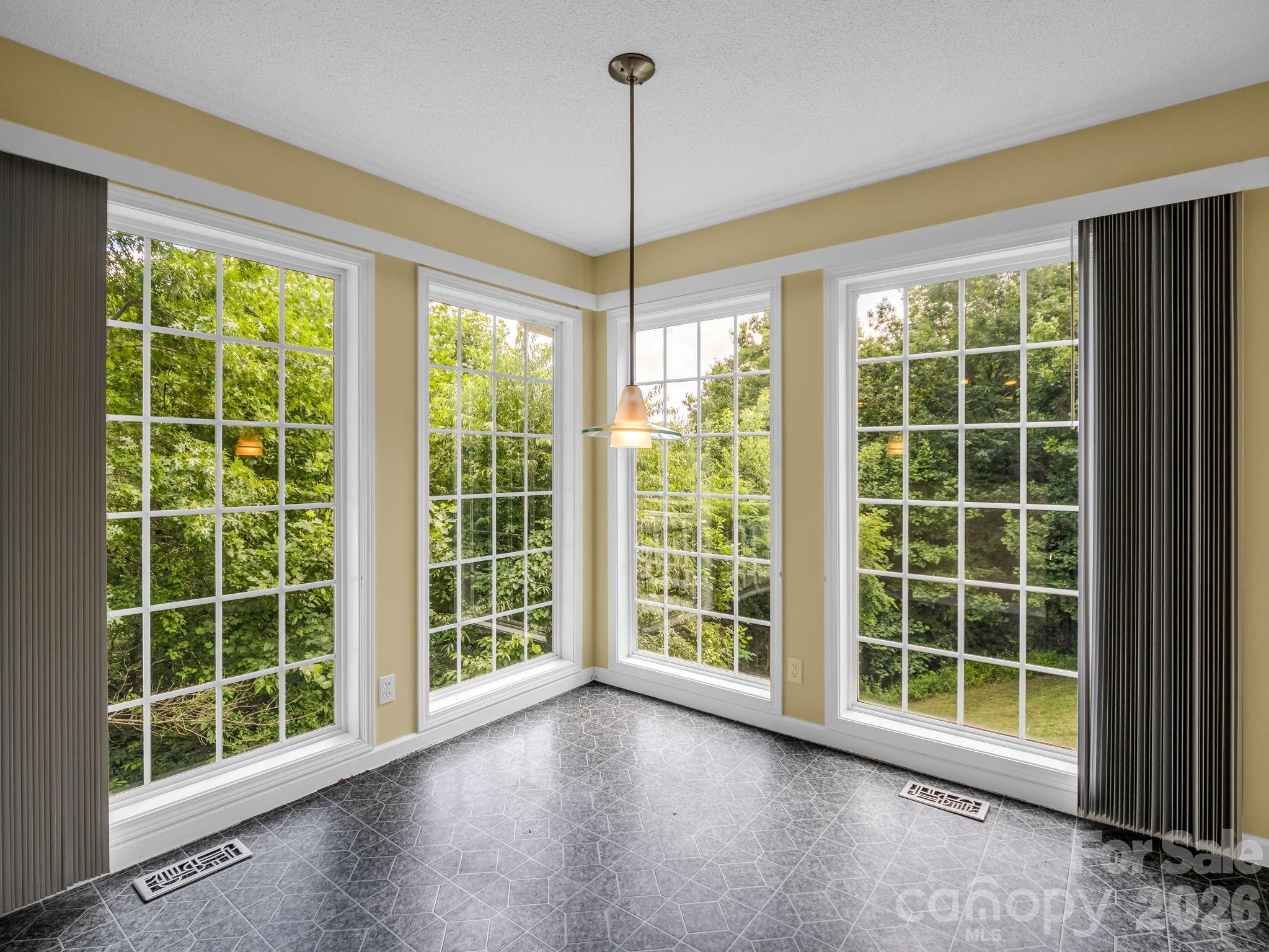 Toms Creek - Residential