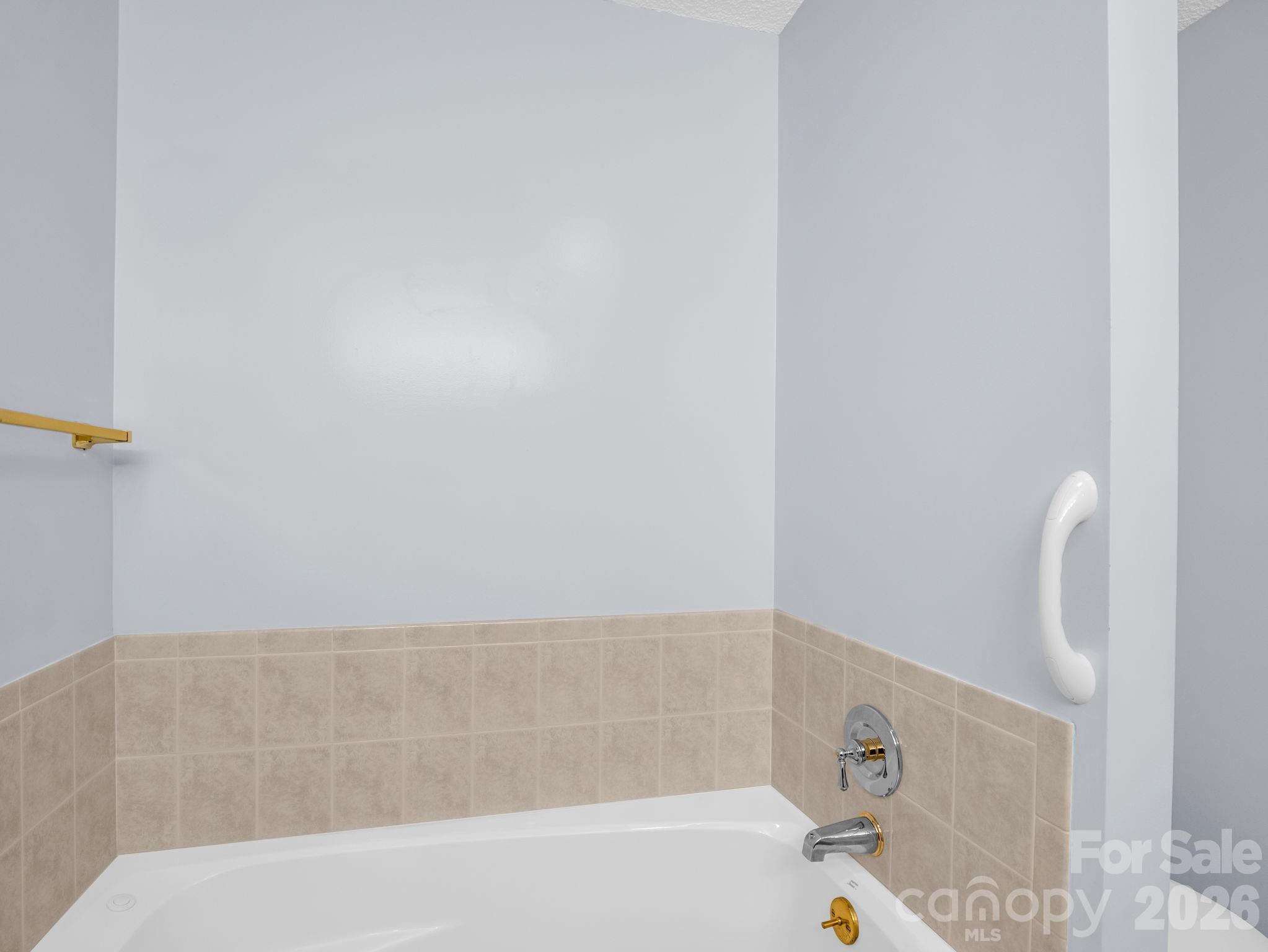 Toms Creek - Residential