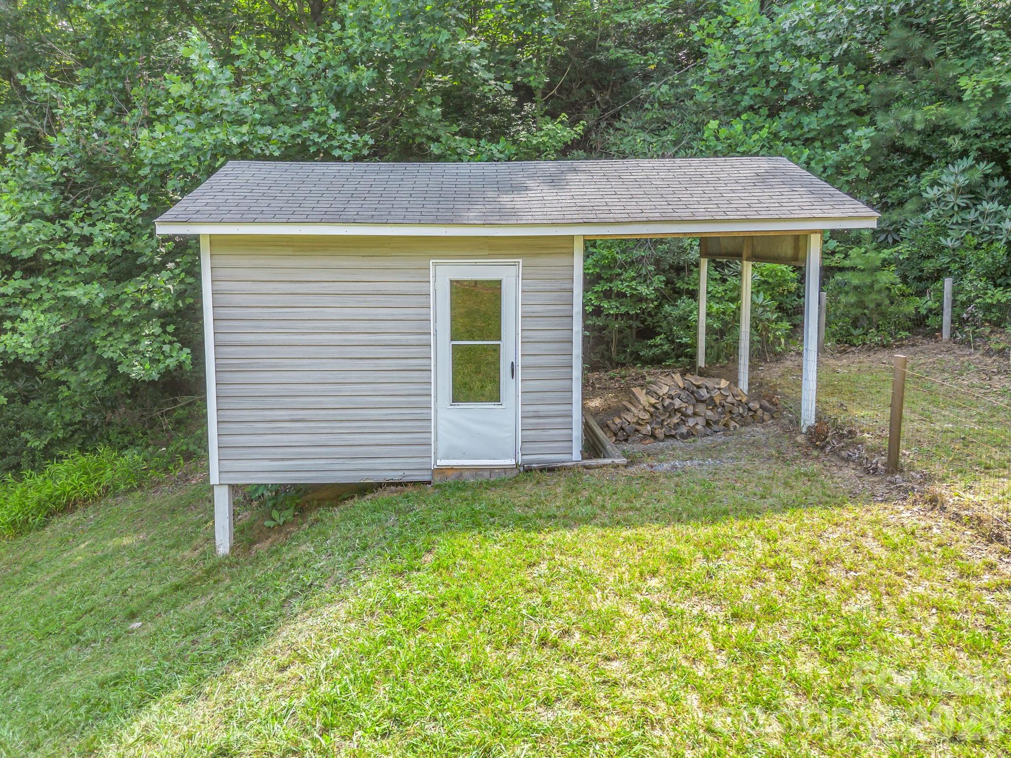 Toms Creek - Residential