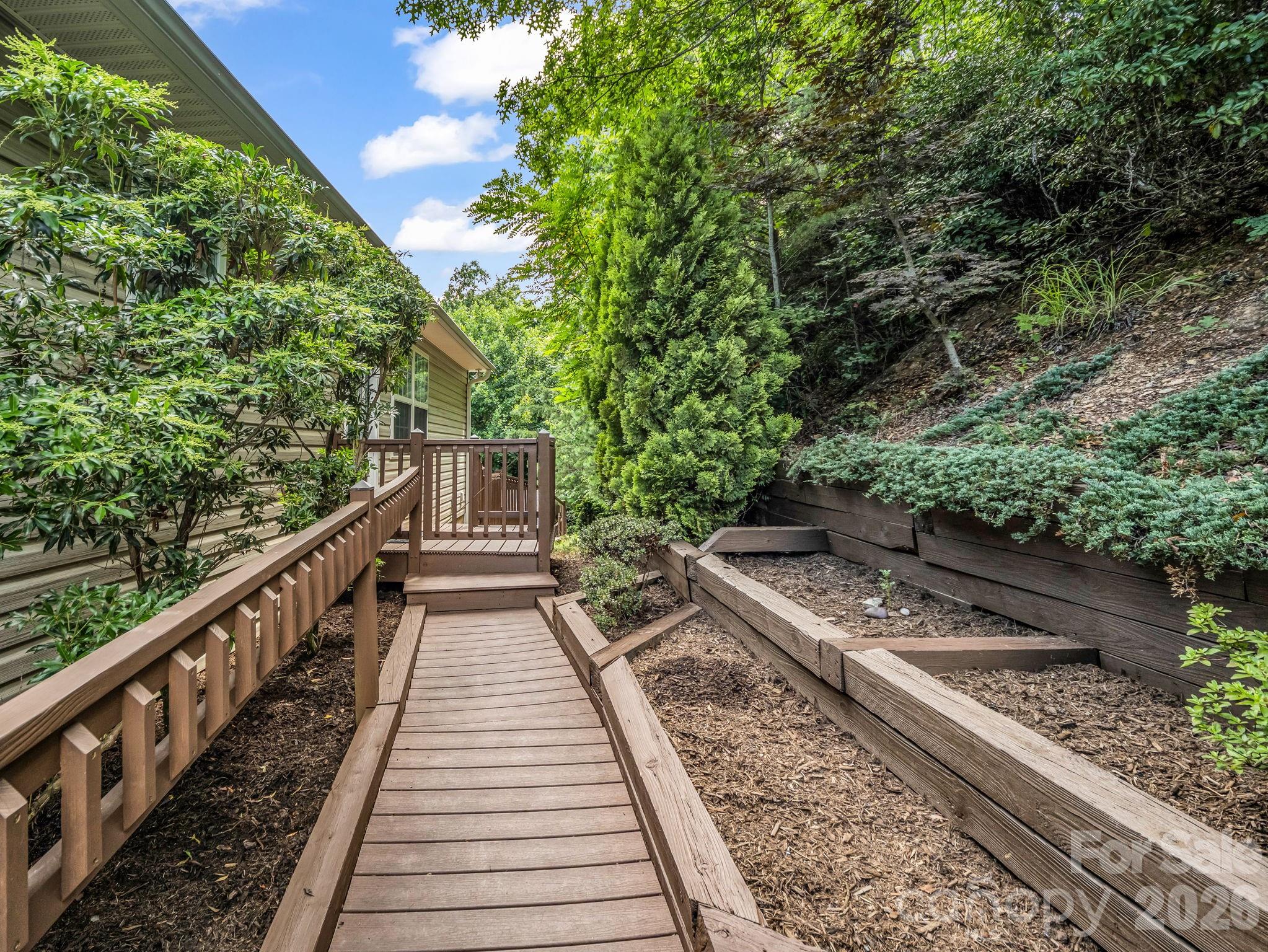 Toms Creek - Residential
