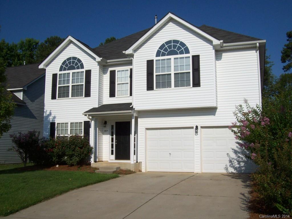 Move in beautiful! Very nice 5BR/2.5BA, open floor plan. Fresh paint, stainless appliances, tile backsplash, bayed breakfast area. Tile and laminate flooring. Great room with vaulted ceiling and fireplace. Privacy fence in back yard. Seller to pay $2500 towards buyers cost.
