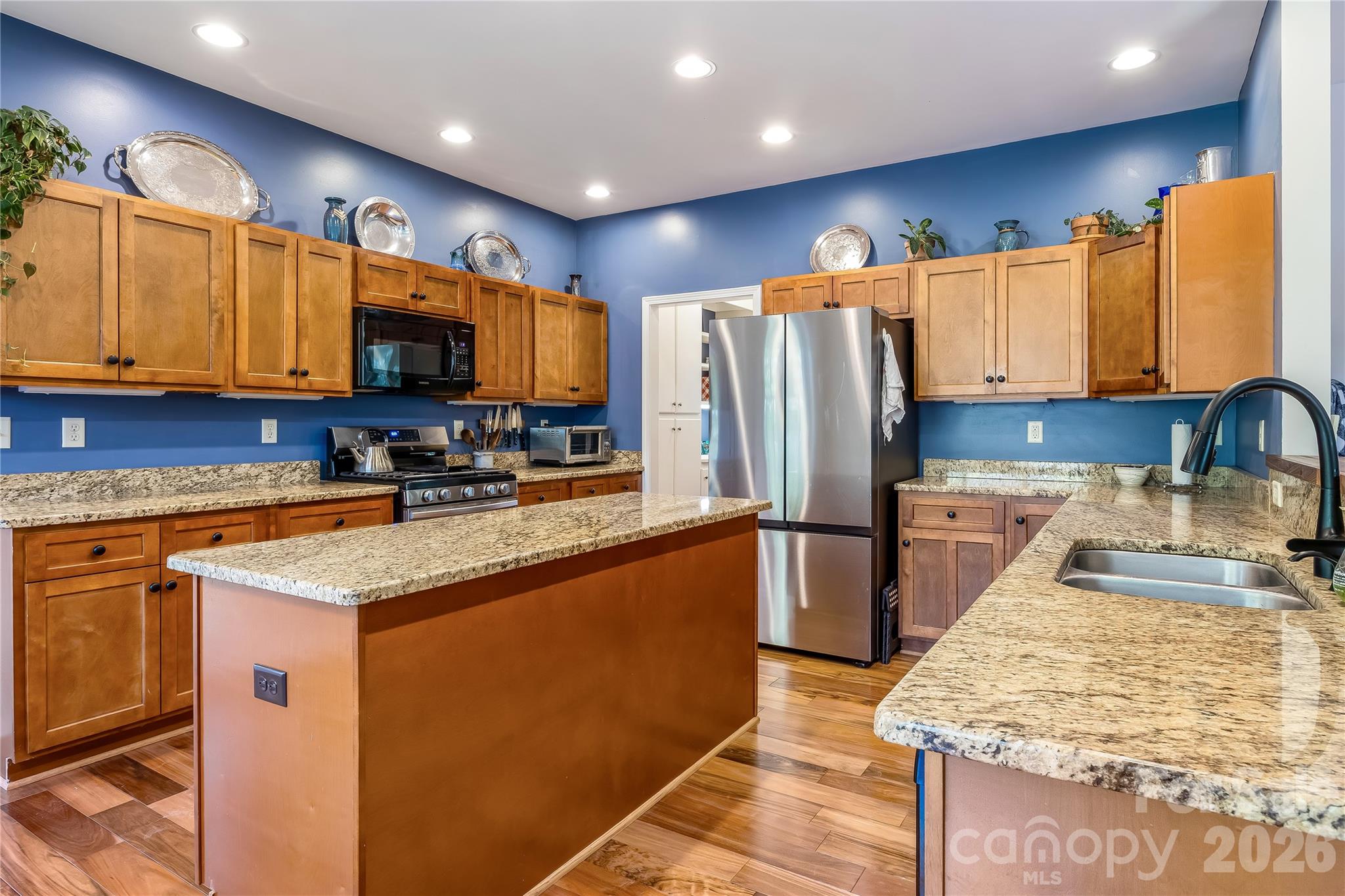 Old Applewood Hollow - Residential