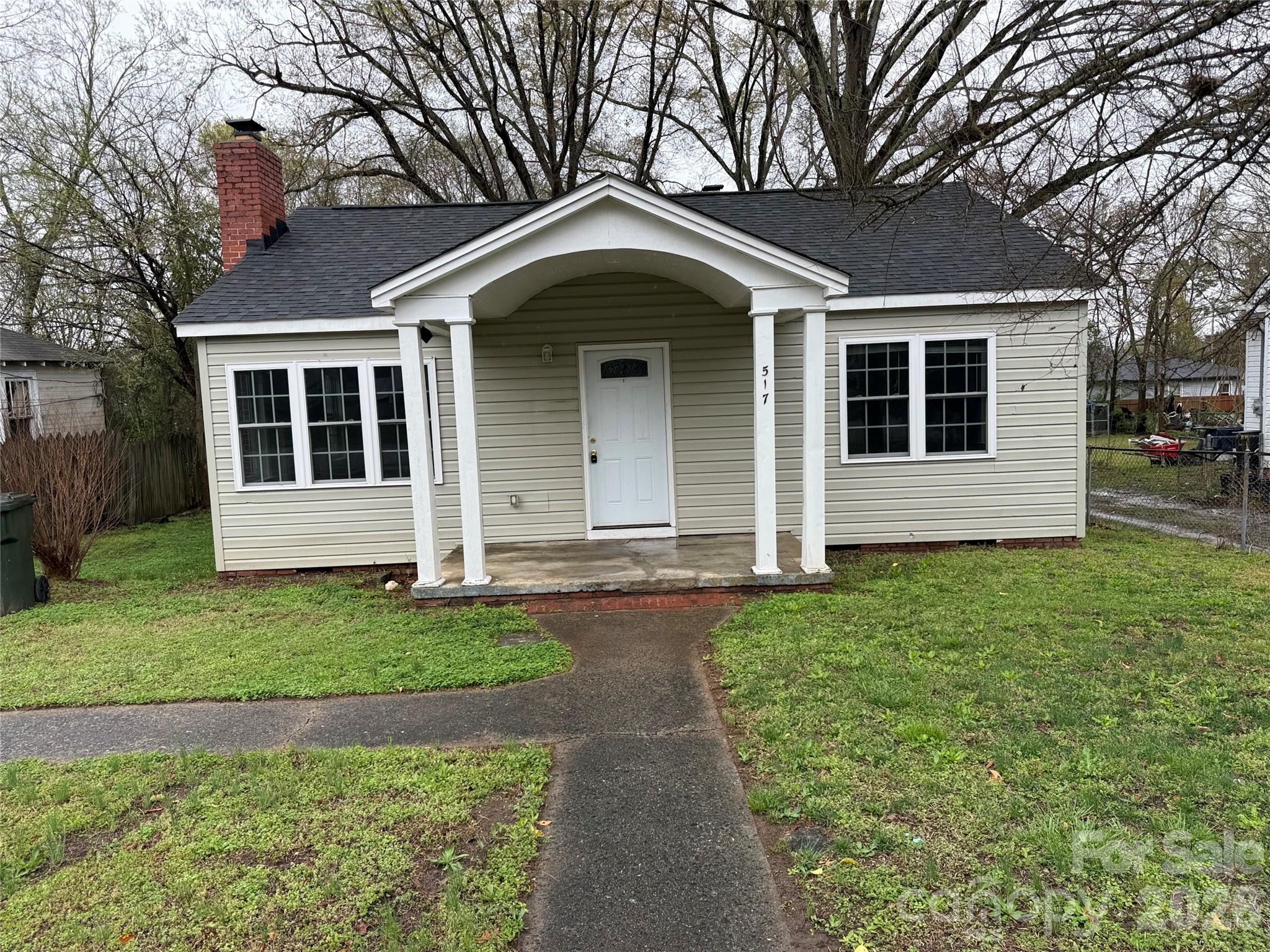 A fantastic opportunity awaits in this spacious, light-filled home. With gorgeous hardwoods and granite finishes already in place, it’s the ideal foundation for anyone looking to create a picture-perfect forever home.