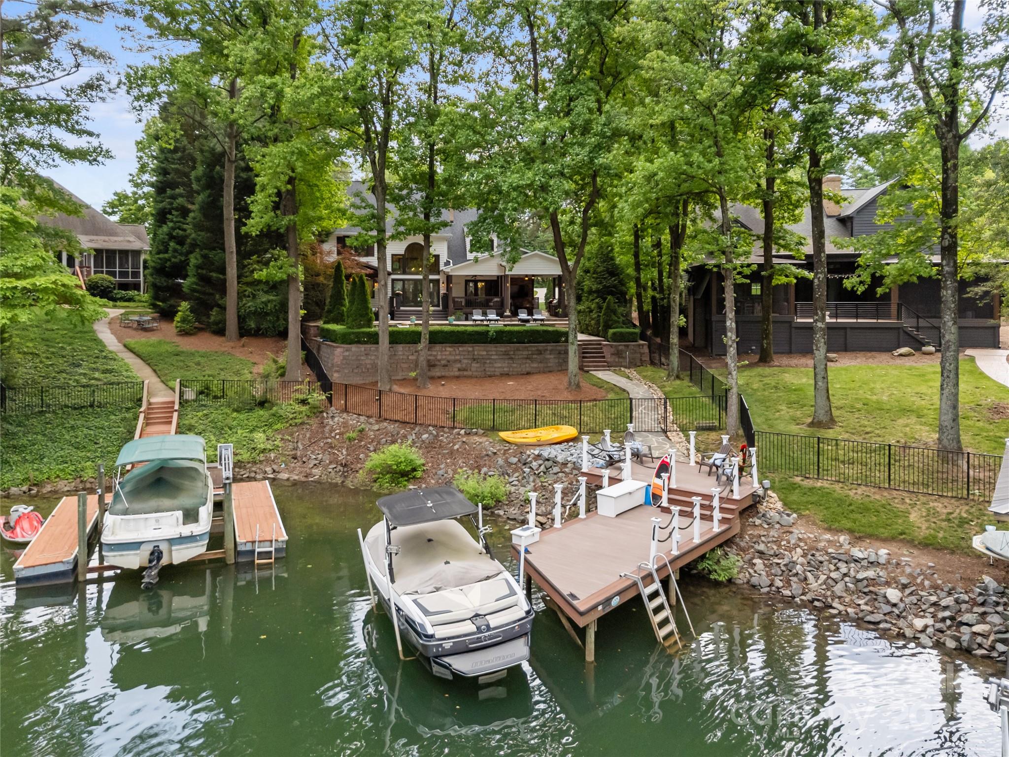 Diane Shores - Residential