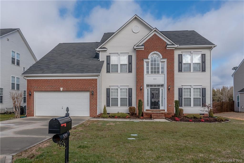 Beautifully kept home located in Fair Oaks in very desirable Fort Mill! Walk into a large bright foyer & spacious living room, flowing into the formal dining & UPGRADED kitchen/breakfast area with island. Kitchen & Great Room open into the sunroom. Master retreat with ensuite complete with his/her sinks & large garden tub. Deck & sunroom overlook manicured lot with irrigation system. Community Club House amenities. Conveniently located to shopping & restaurants in both Fort Mill & Charlotte!
