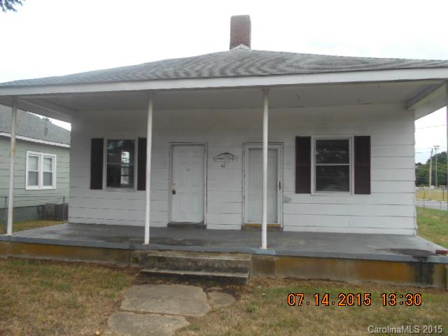 Ranlo, spacious corner lot home, great location to Interstate 85, Gaston Memorial hospital, shopping, recreation areas and shopping. Earnest money to be 1% of te purchase price or $1000 whichever is greater.  OFFERS WILL BE CONSIDERED BY OWNER OCCUPANTS OR INVESTORS