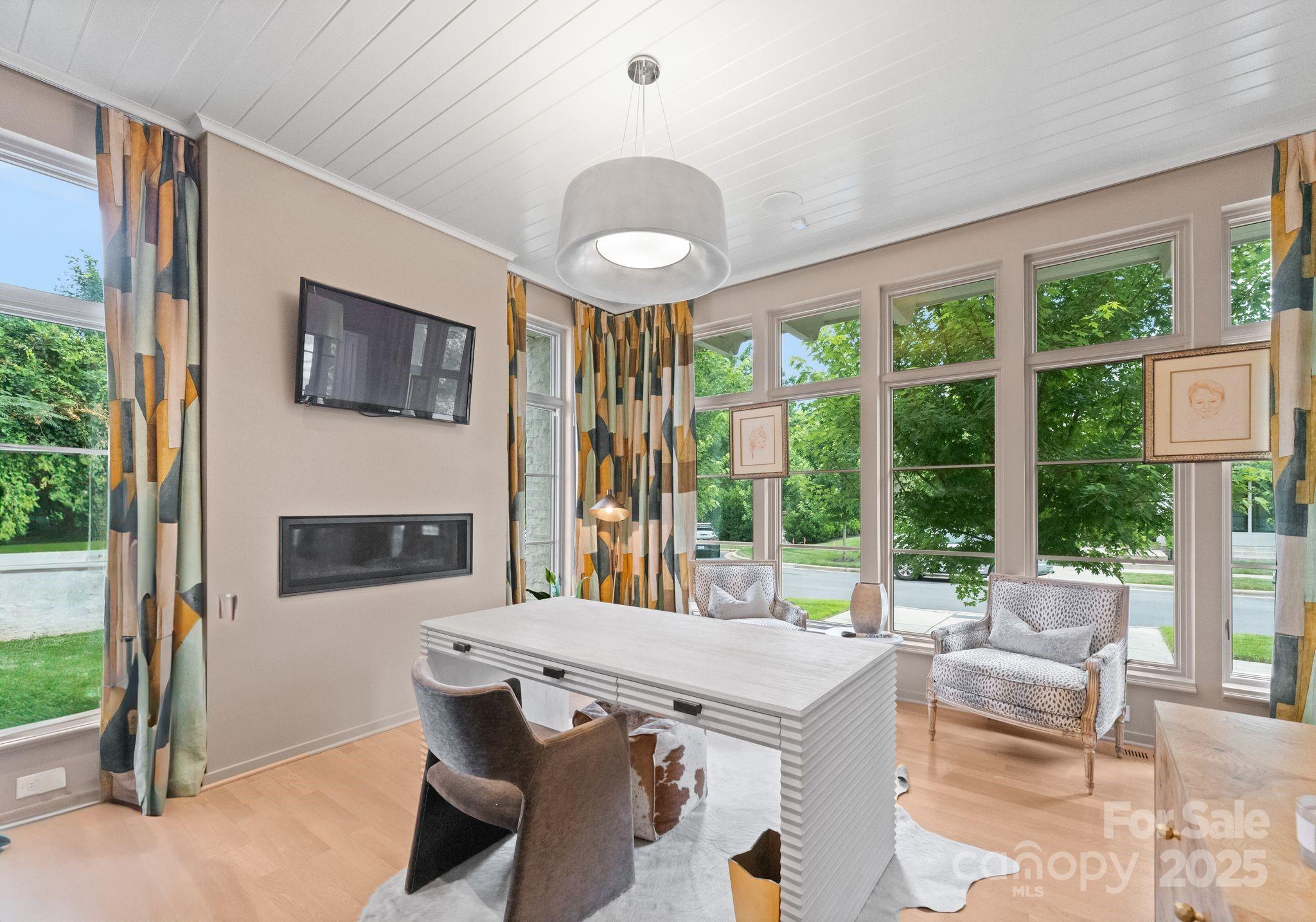 Kenwood Sharon Lane - Residential