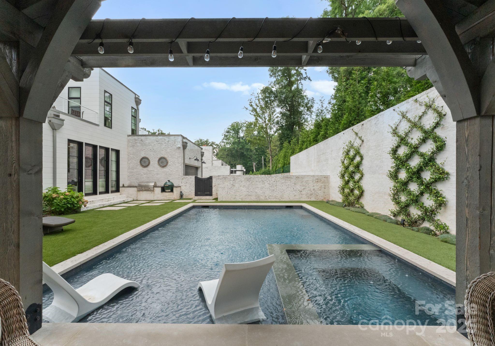 Kenwood Sharon Lane - Residential