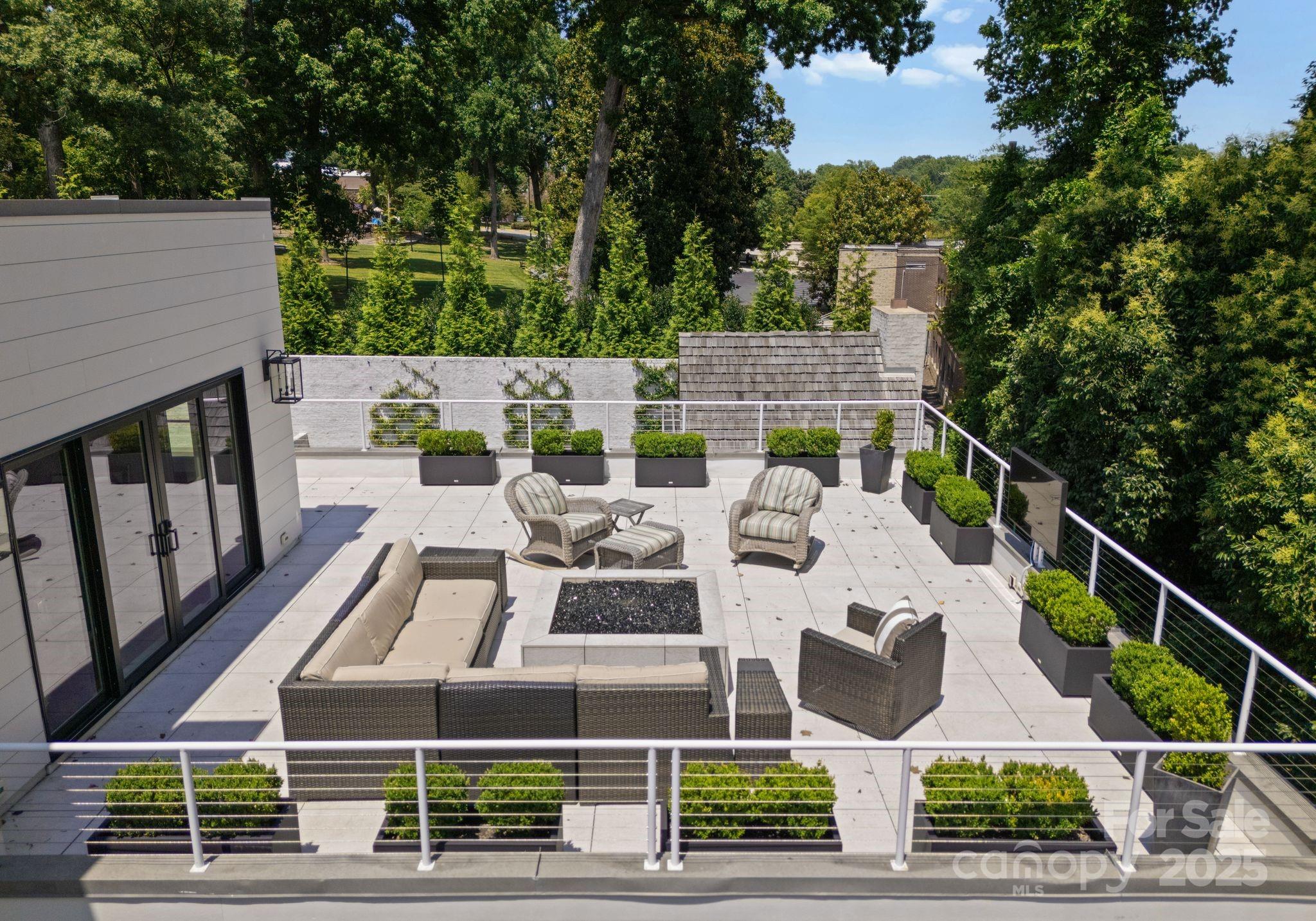 Kenwood Sharon Lane - Residential