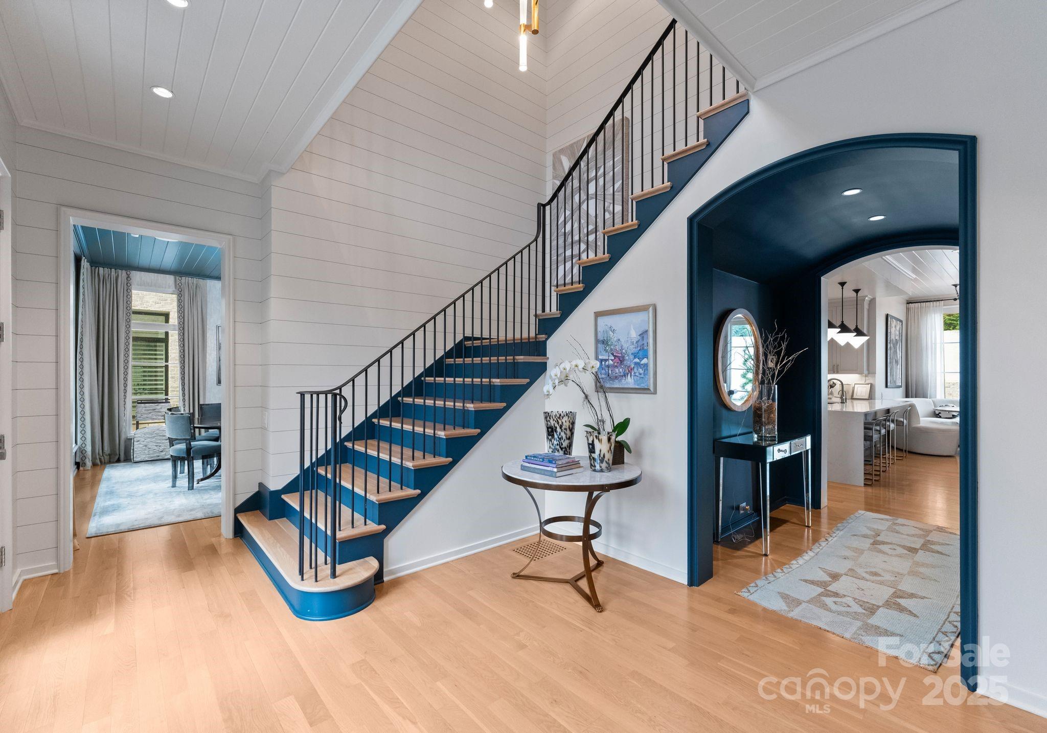 Kenwood Sharon Lane - Residential