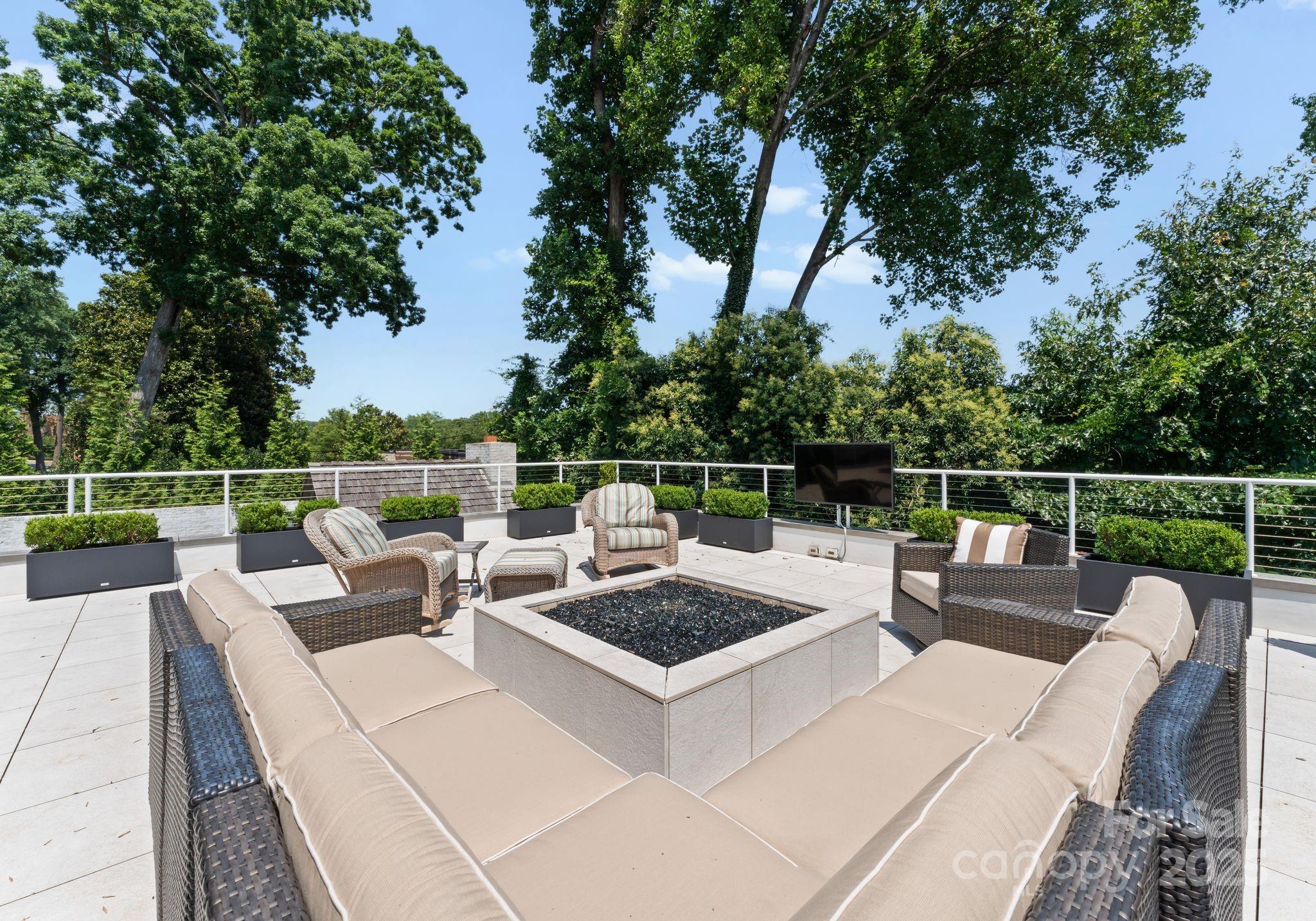 Kenwood Sharon Lane - Residential