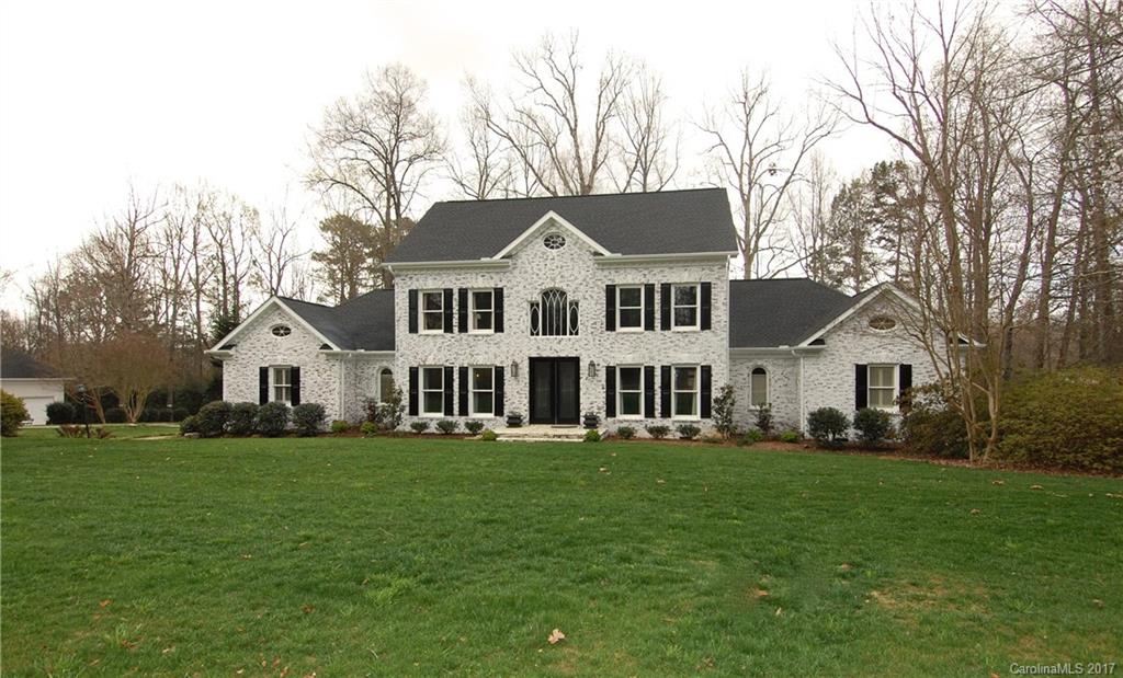 Gorgeous southern style estate! This wonderful home was recently renovated. Rich hardwoods throughout the main living area. Formal living & dining rooms. Living room w/ built ins & wet bar. Chefs kitchen boasts flowing granite countertops, beautiful cabinetry, SS appliances, & intricate tile backsplash. Master on the main level w/ luxurious tray ceiling. Master bath offers a relaxing jetted tub, separate shower, & dual vanities. Spacious bedrooms all w/ full bathrooms. Amazing screened-in Porch!