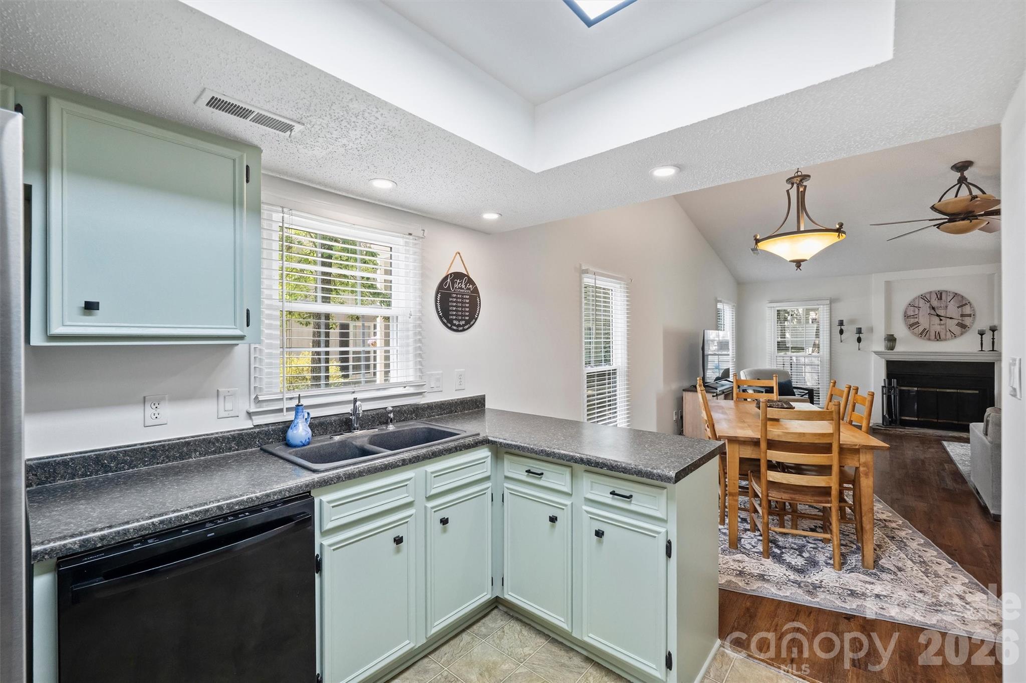 Renaissance On Carmel - Residential
