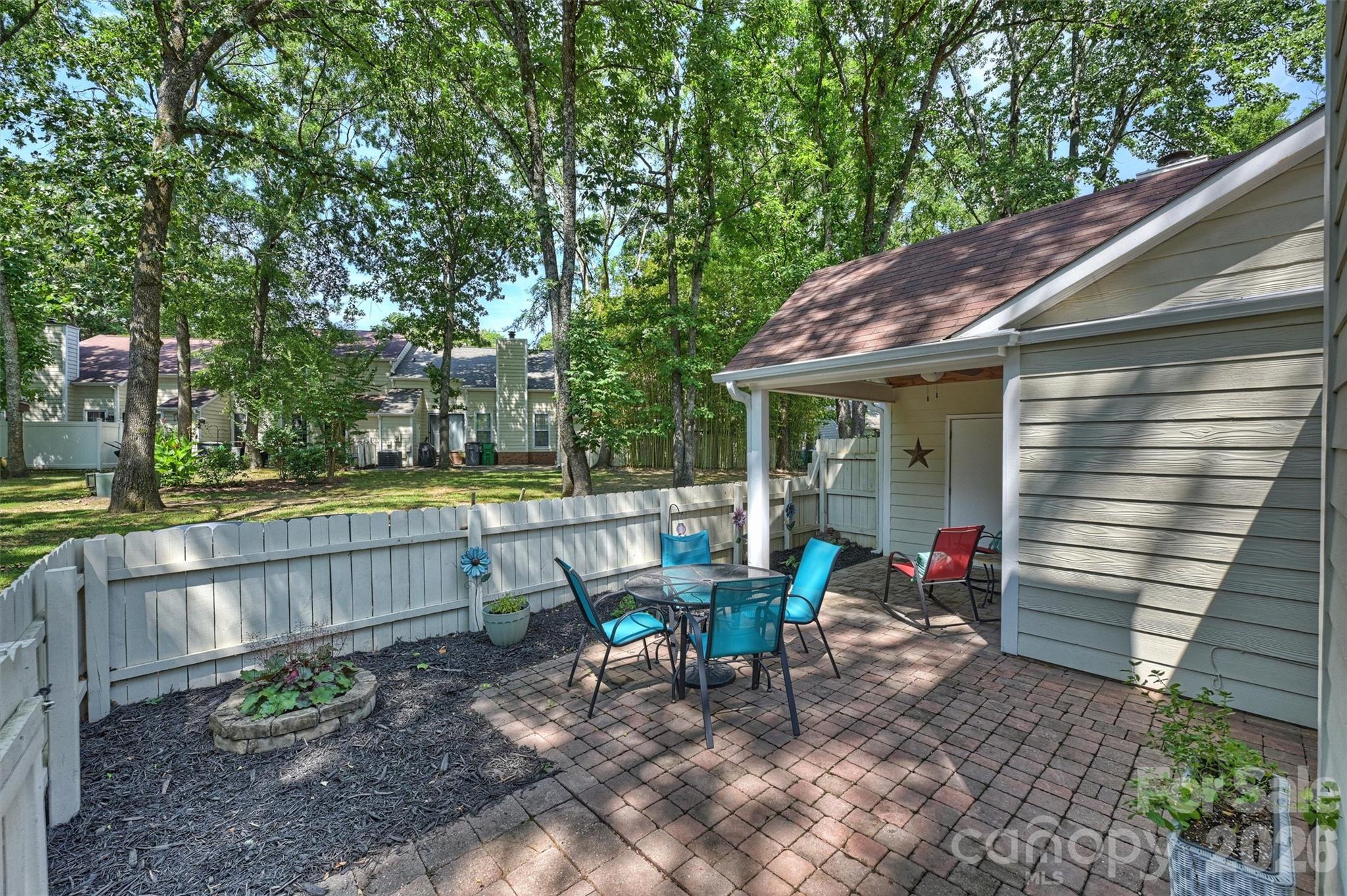 Renaissance On Carmel - Residential