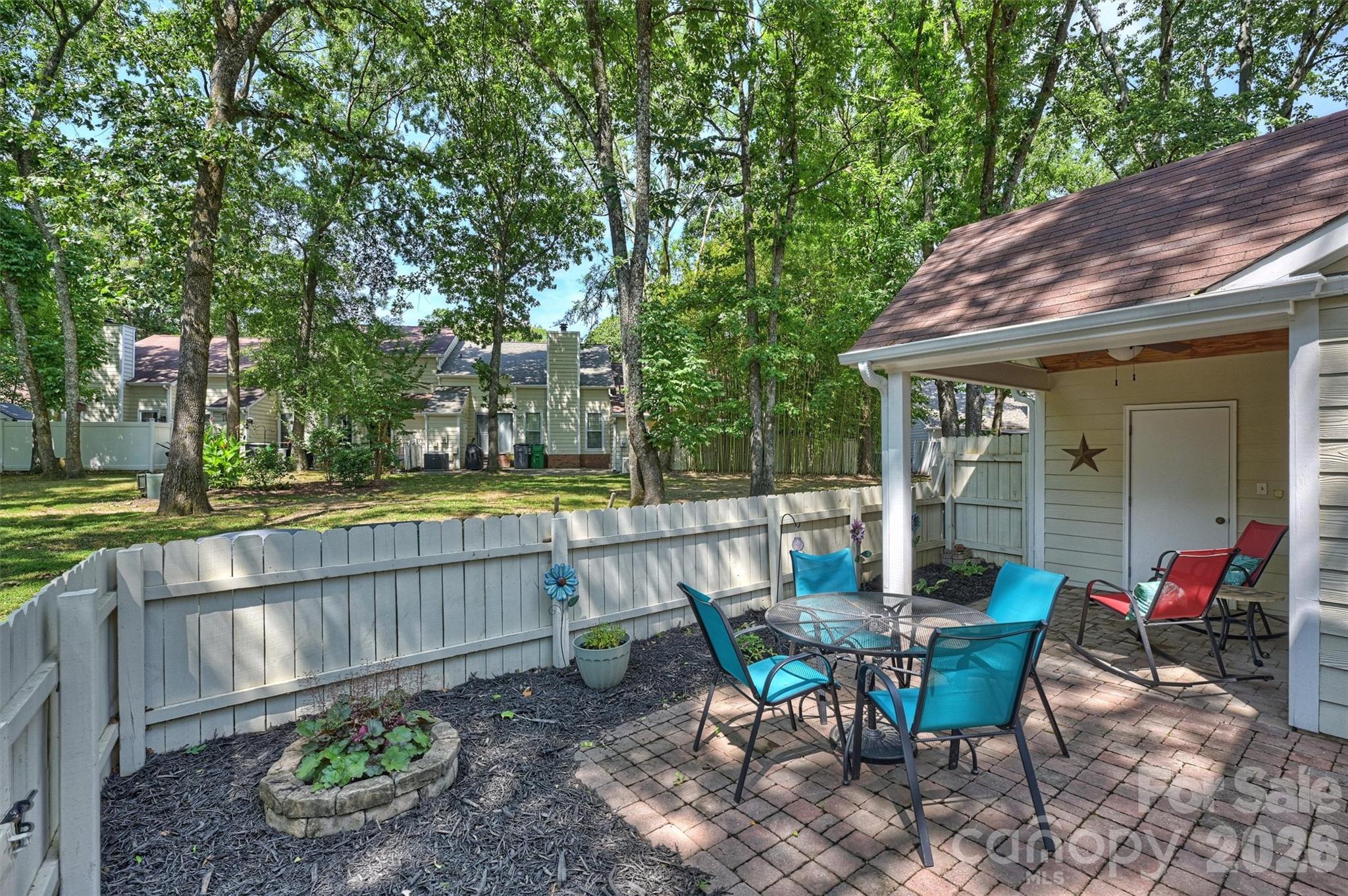 Renaissance On Carmel - Residential