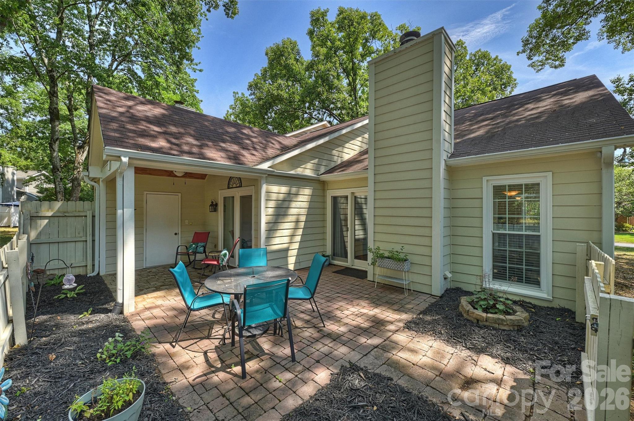 Renaissance On Carmel - Residential