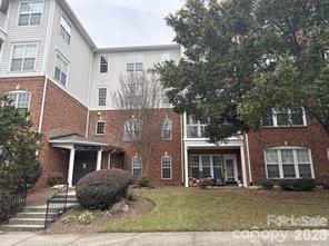3 bed 2 bath condo in Ballantyne!
A unique opportunity which allows buyer to choose their own finishes with a generous refurbishment allowance.  Work can be completed once under contract to be move in ready by closing.

Belle Vista Condo Ph 02 is a safe, walkable community in the heart of Ballantyne.