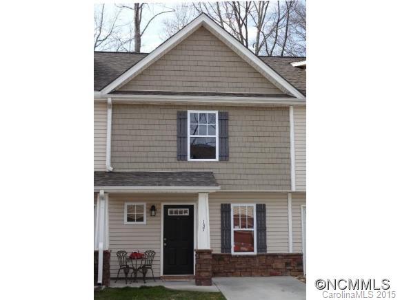 CHARMING, LIKE NEW, SPACIOUS 2 STORY TOWNHOME IN FLETCHER!  LIVING ROOM FEATURES FIREPLACE W/GAS LOGS, LAMINATE FLOORING, OPENS TO PRIVATE PATIO. TWO BEDROOM/2.5 BATH PLAN, CUSTOM PAINT COLORS. LOCATED ON CUL-DE-SAC STREET.  CLOSE TO I-26 & SHOPPING. YOU DON'T WANT TO MISS THIS ONE!
