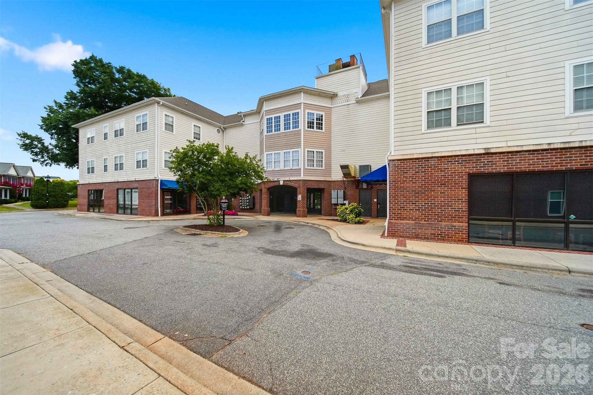 Viewmont Plaza - Residential