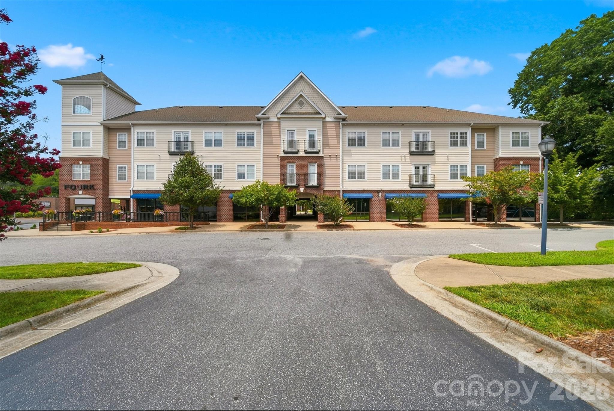 Viewmont Plaza - Residential