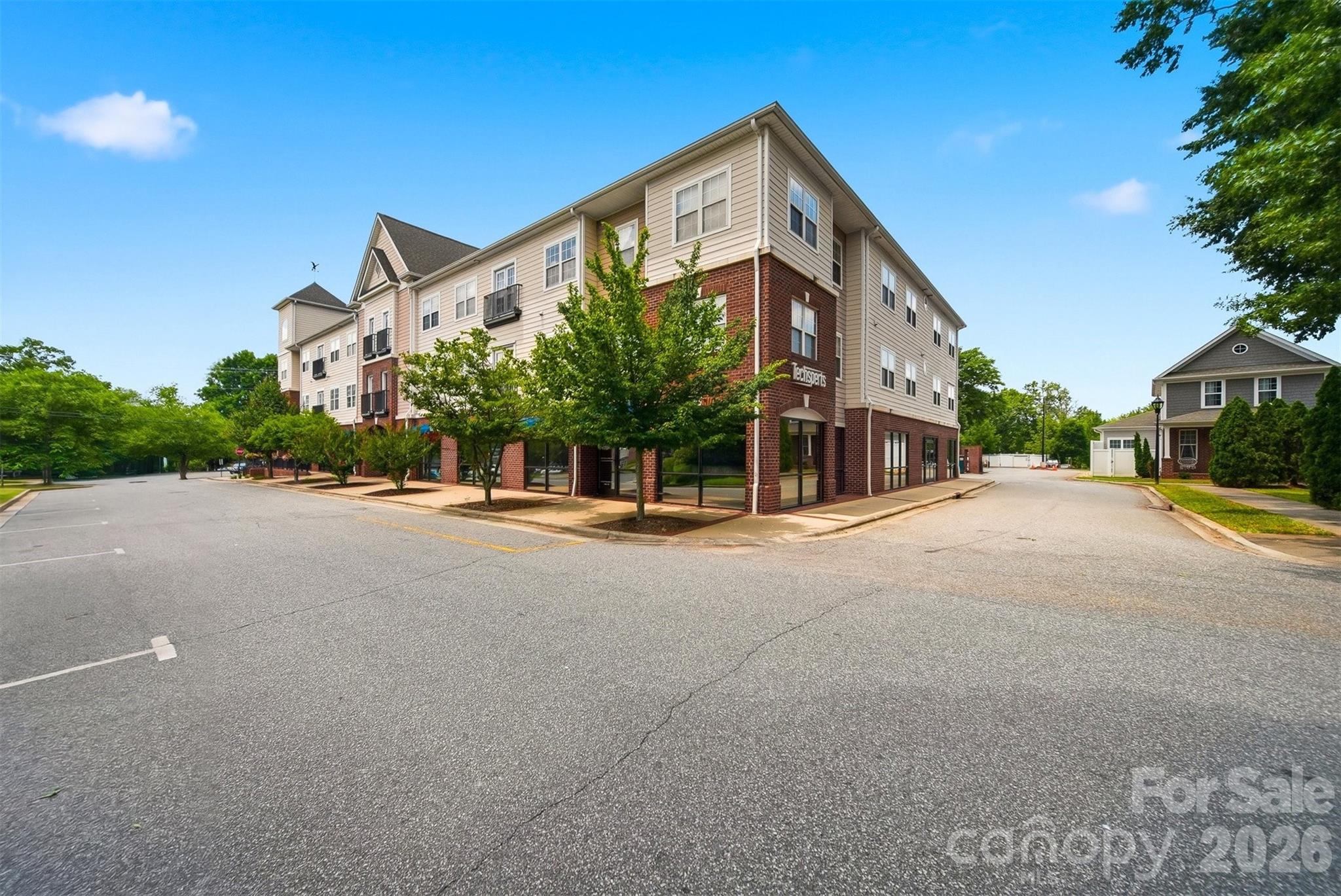 Viewmont Plaza - Residential