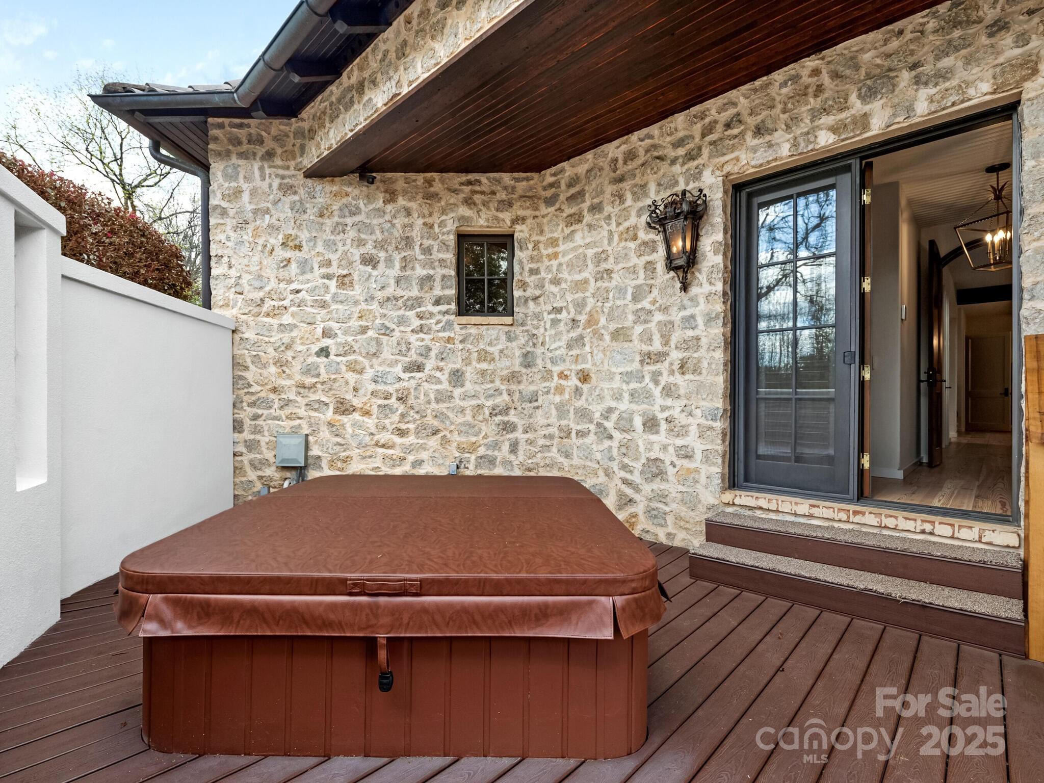 Seven Eagles - Residential
