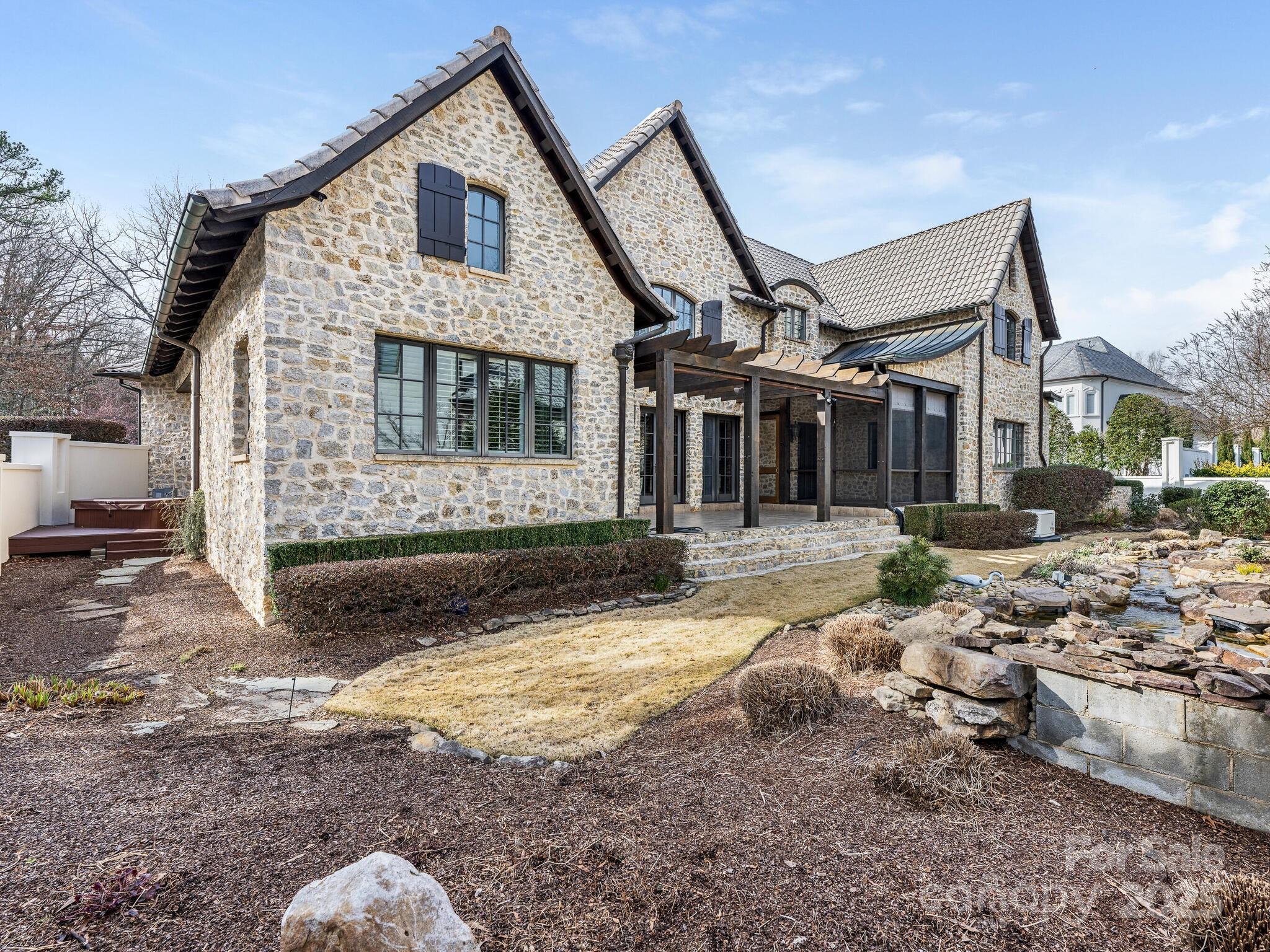 Seven Eagles - Residential