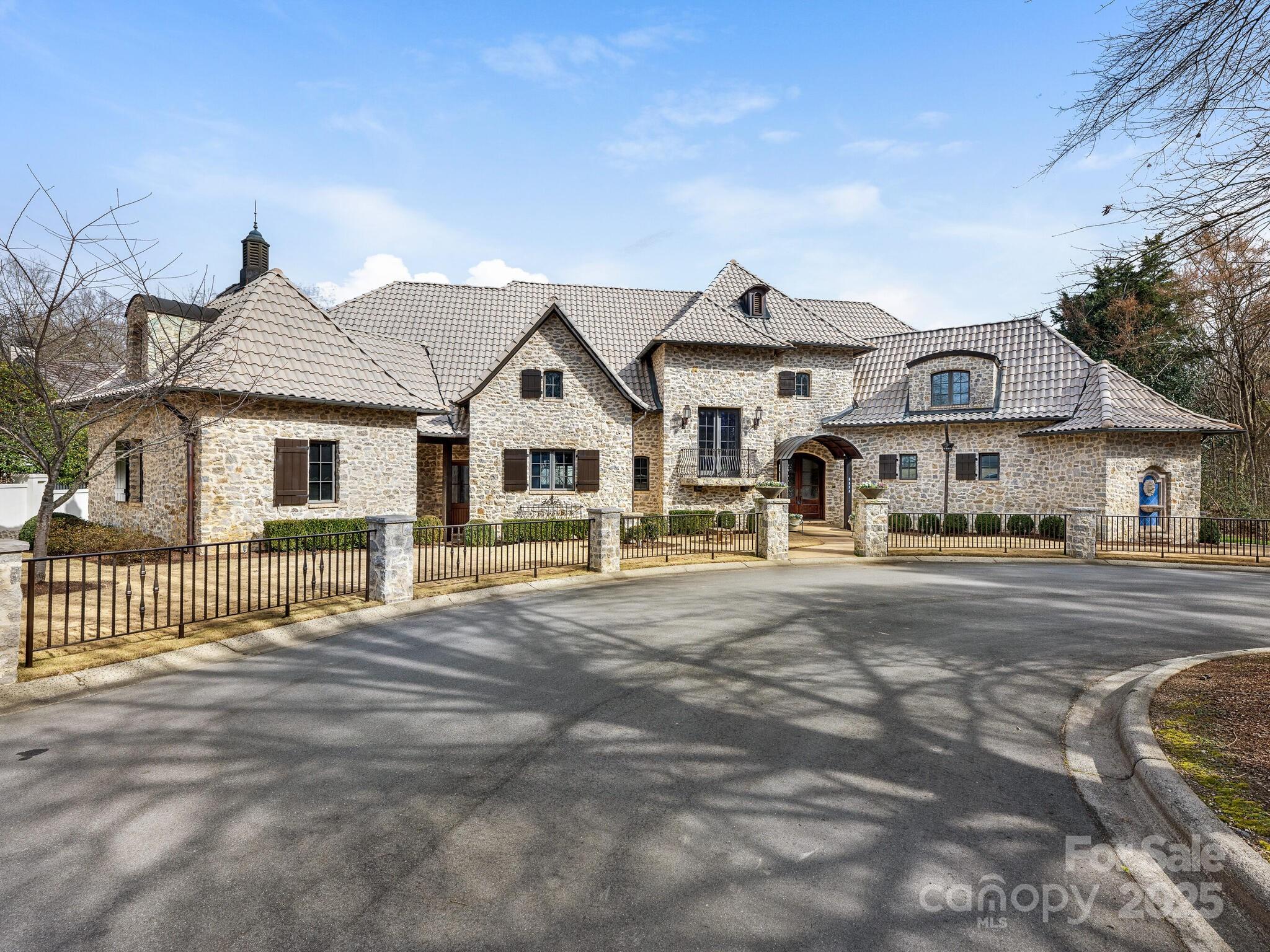Seven Eagles - Residential