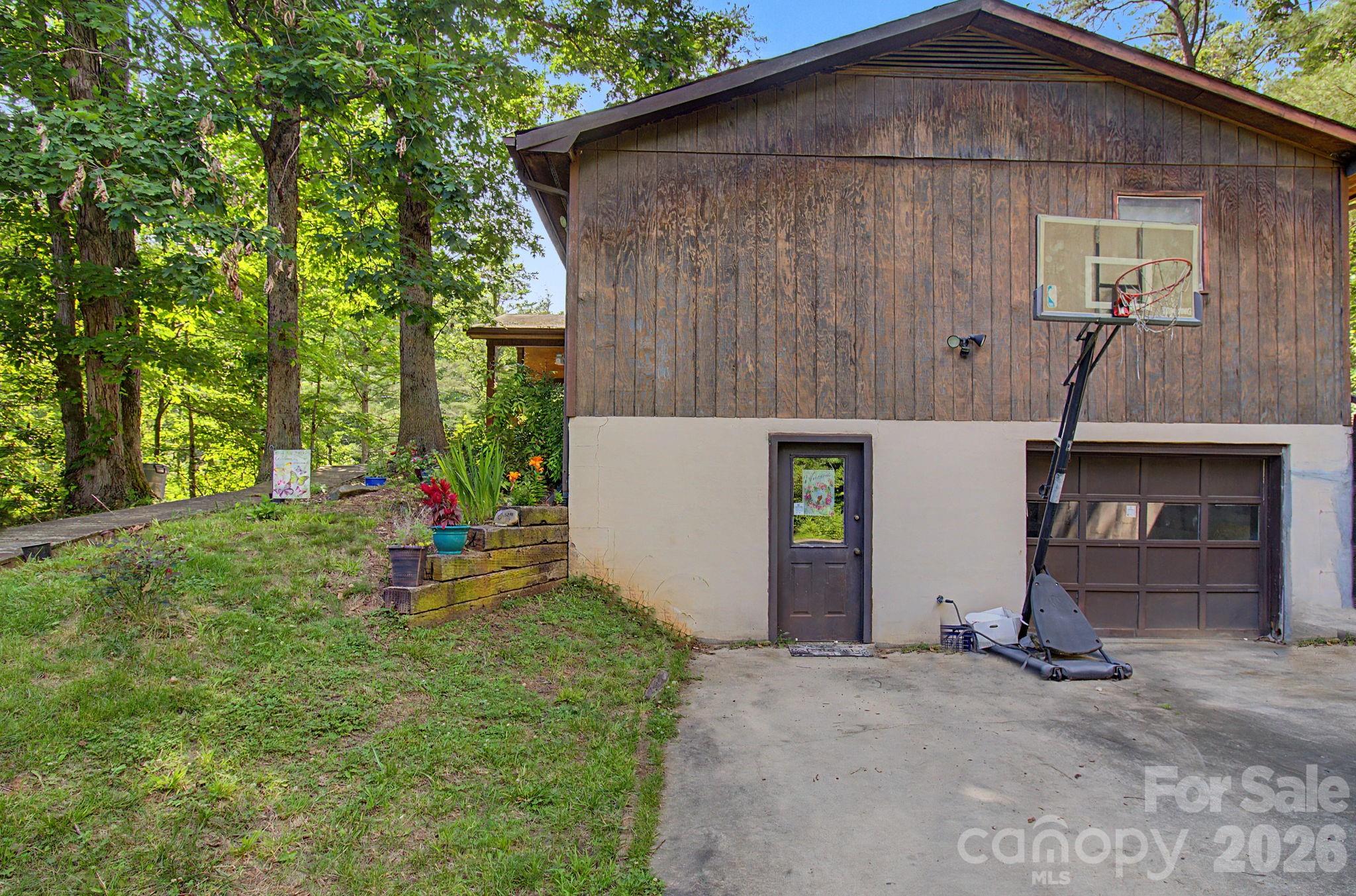 Pinecrest - Residential